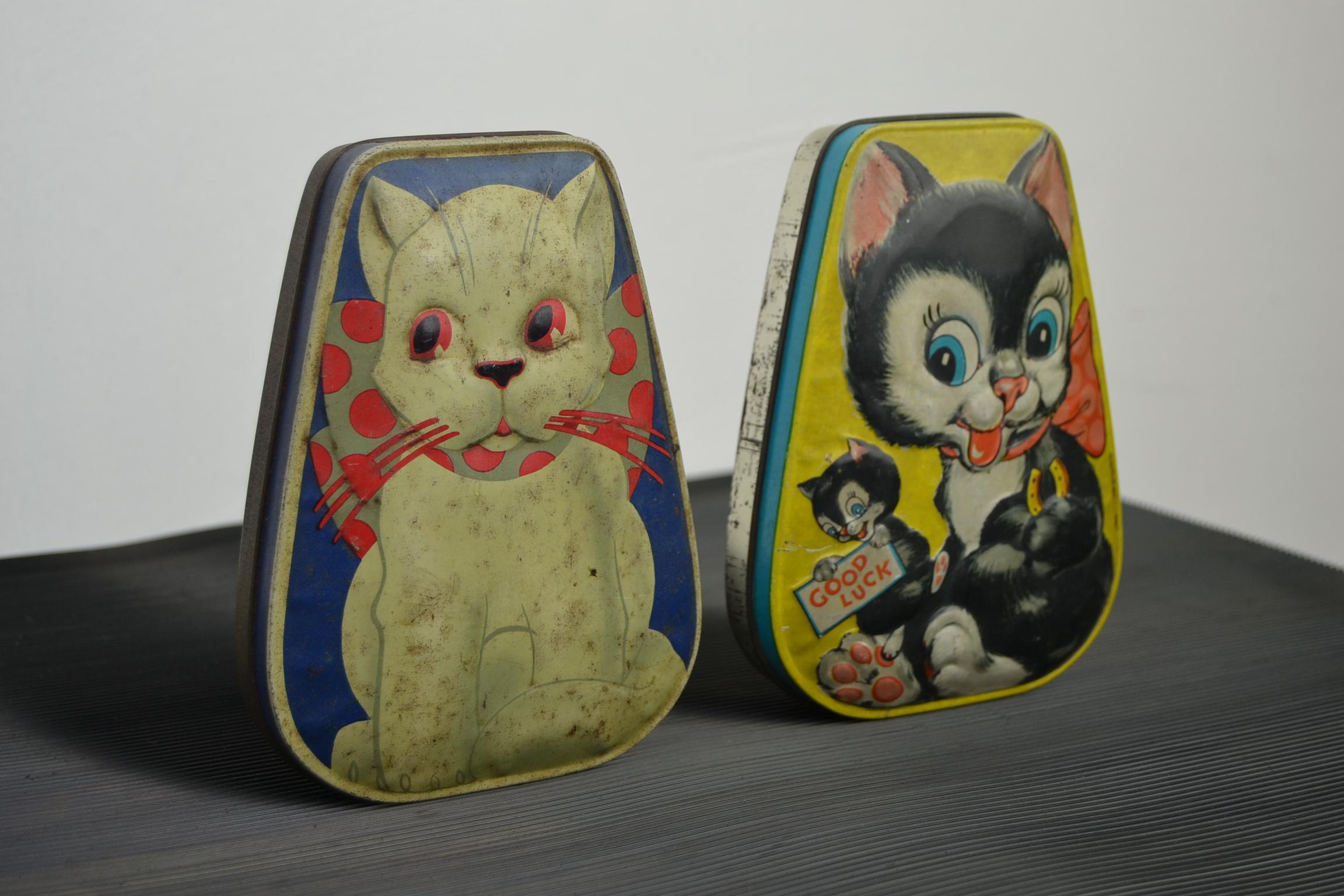 Toffee Tin with Cats for Horner's Candy, England, Mid-20th Century 10