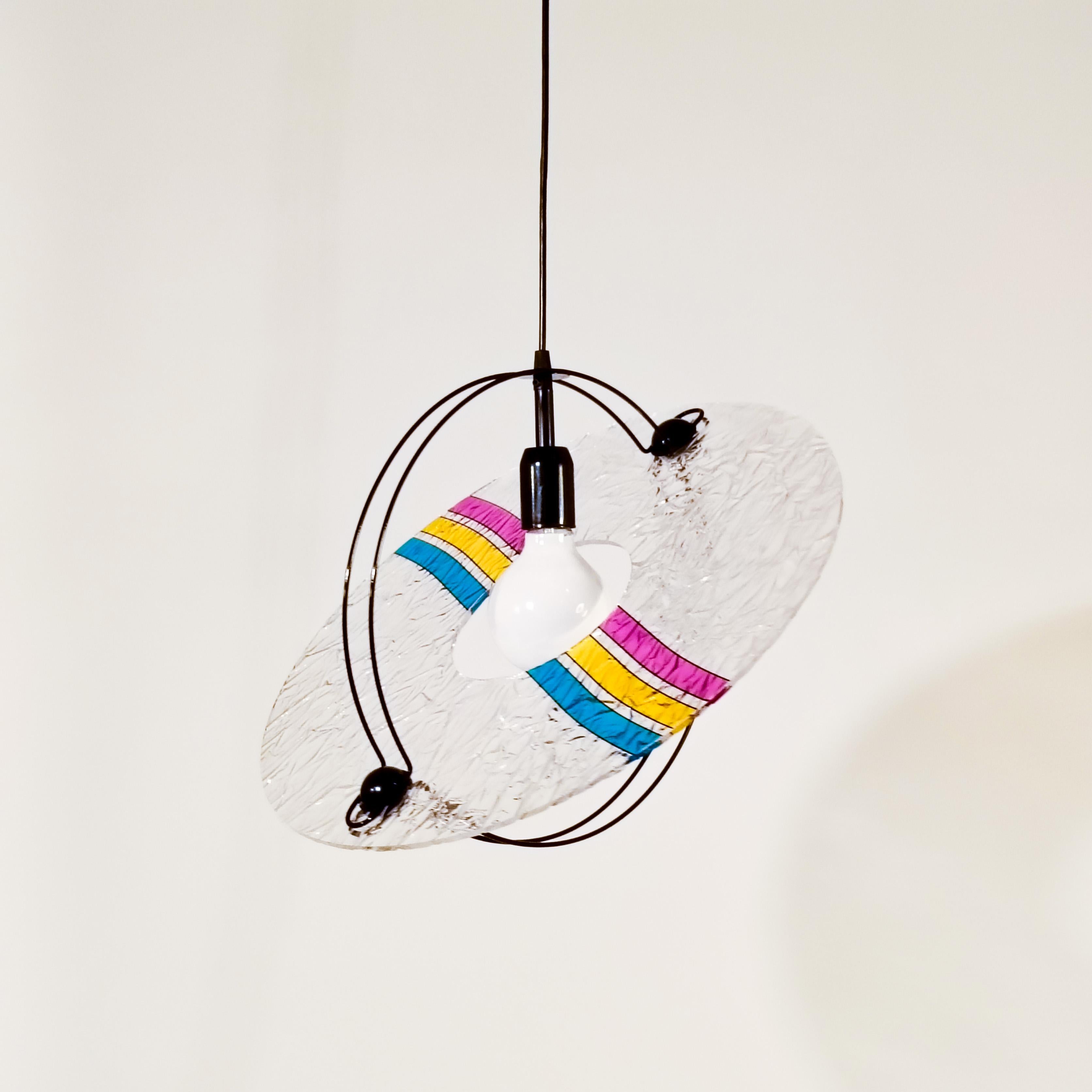 Space Age Toffoli. 1 of 2 Memphis and Pop Art style pendant lamp, Italy, 1980s. in vendita