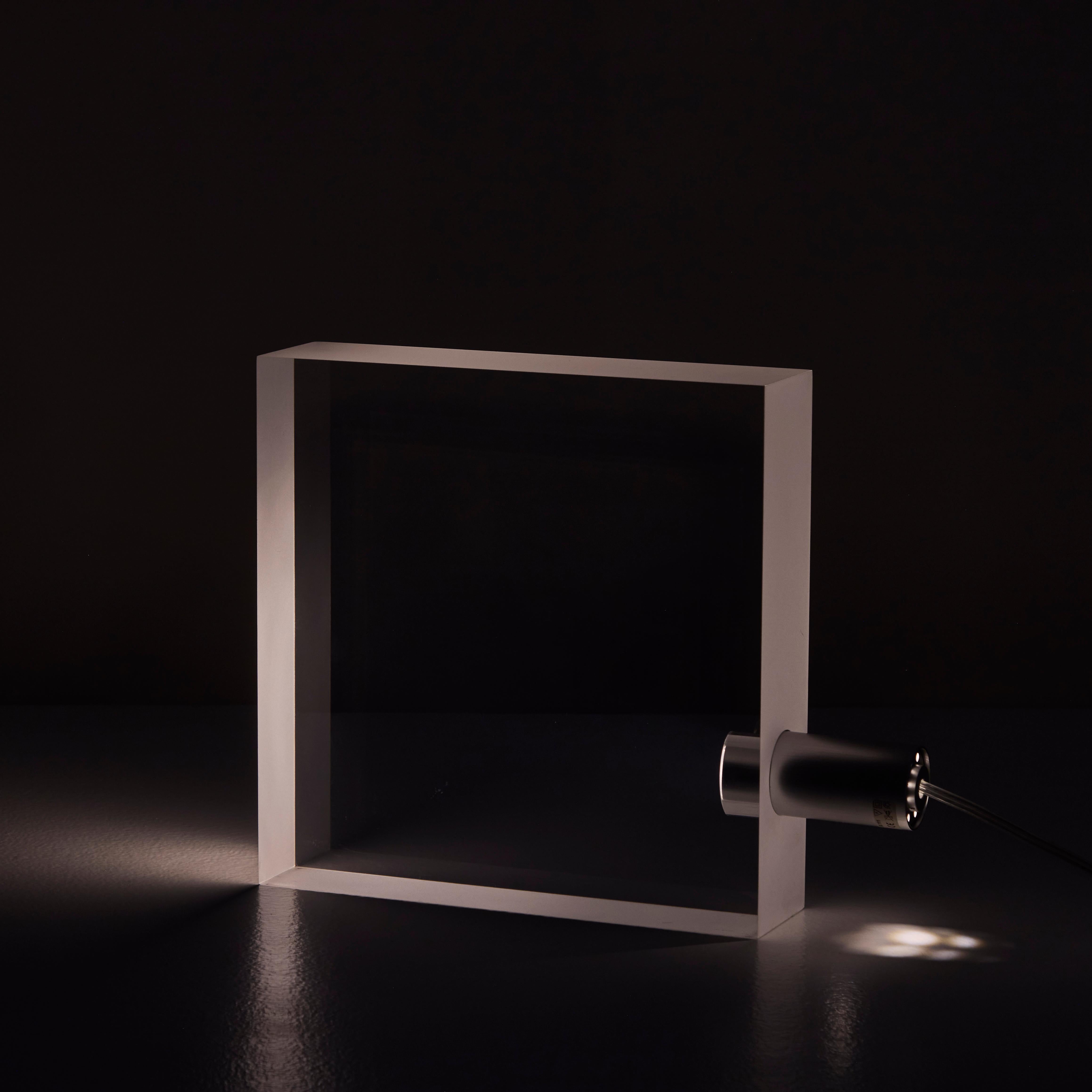 'Tofu' Table Lamp by Tokujin Yoshioka for Yamagiwa In Good Condition In Los Angeles, CA