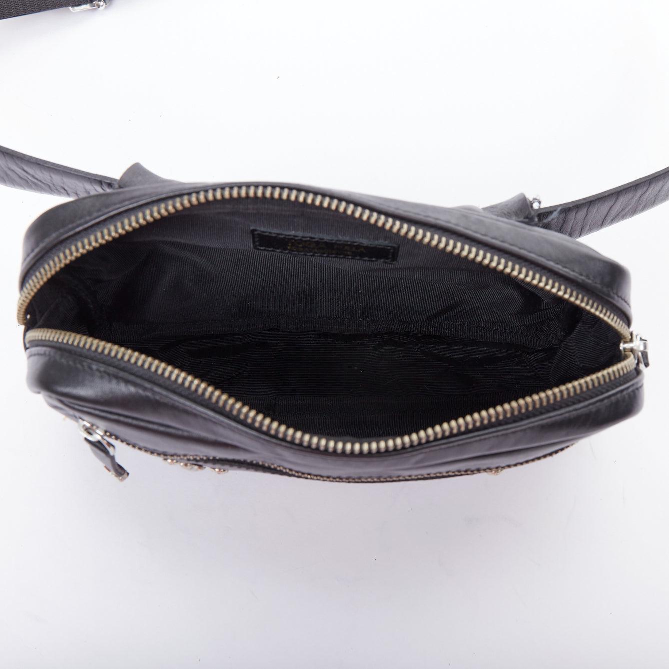 TOGA ARCHIVES Sac à ceinture Pulla noir avec broderie western en vente 3