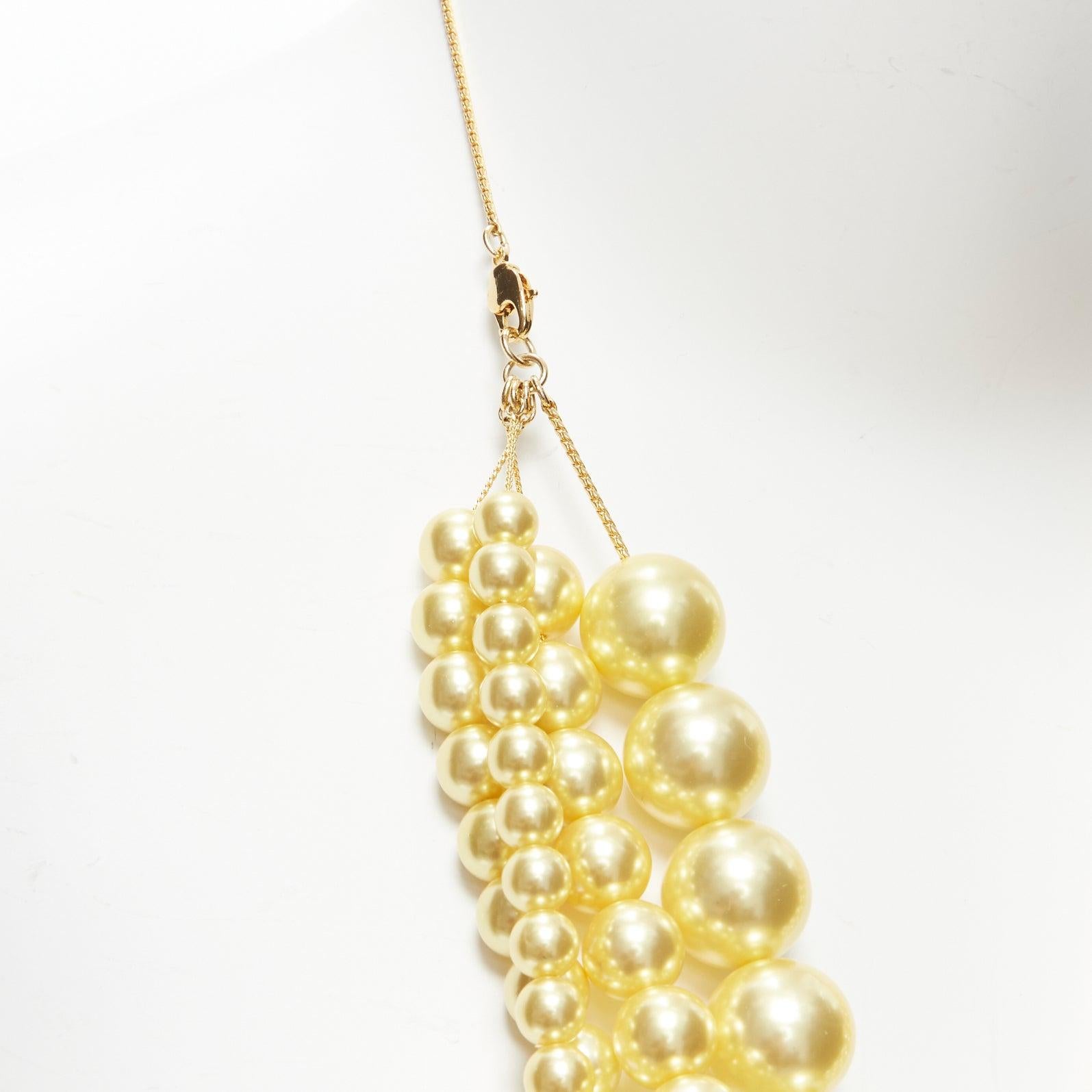TOGA ARCHIVES gelb-weiß ombre gestufte Statement-Halskette mit Kunstperlen im Angebot 3