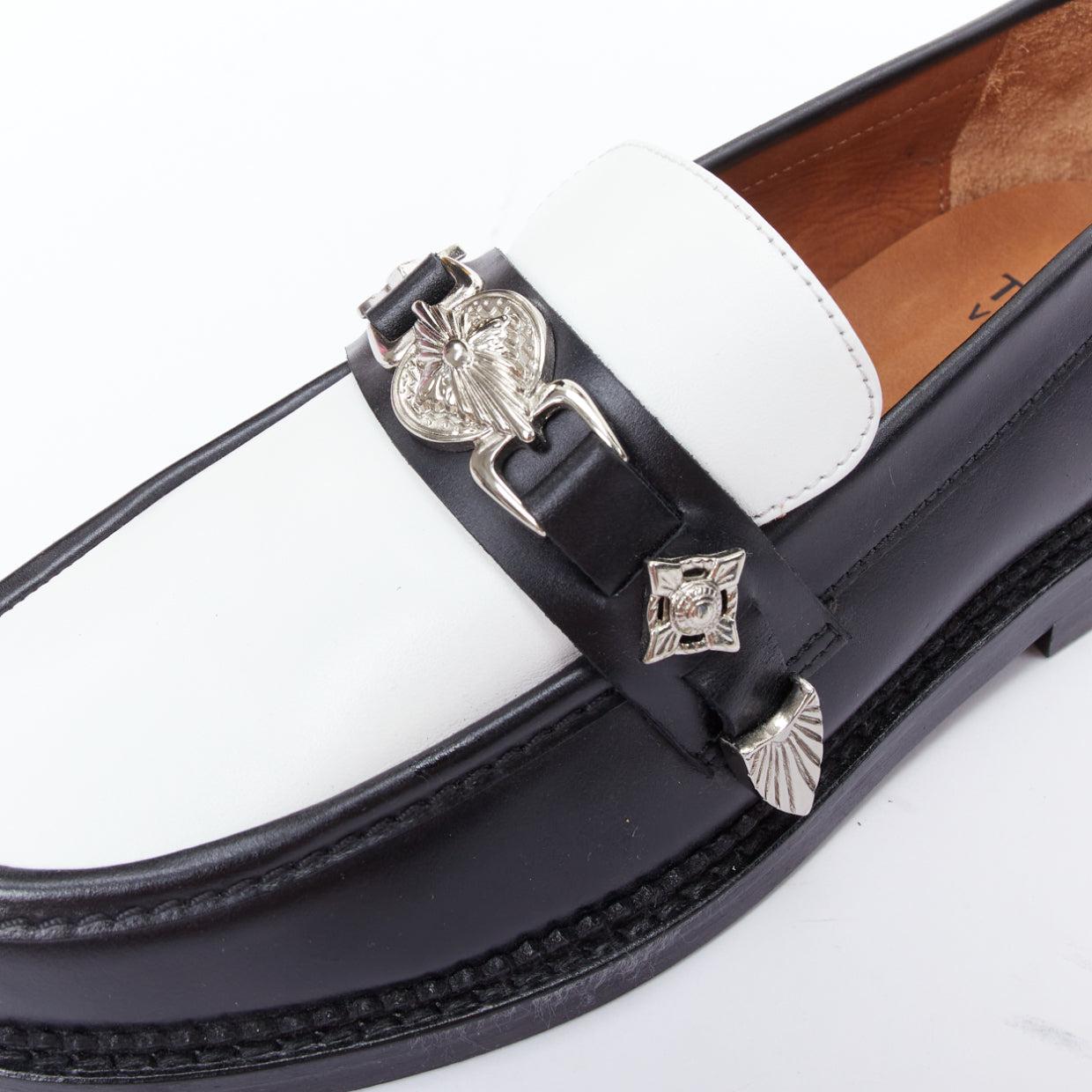 TOGA VIRILIS black white silver logo plague bicolor hard loafers EU39 3