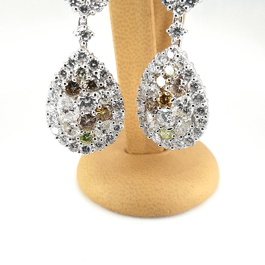 Contemporary 18kt White Gold Earrings Together 14.77ct Diamonds Can Be Bought Set With Ring For Sale