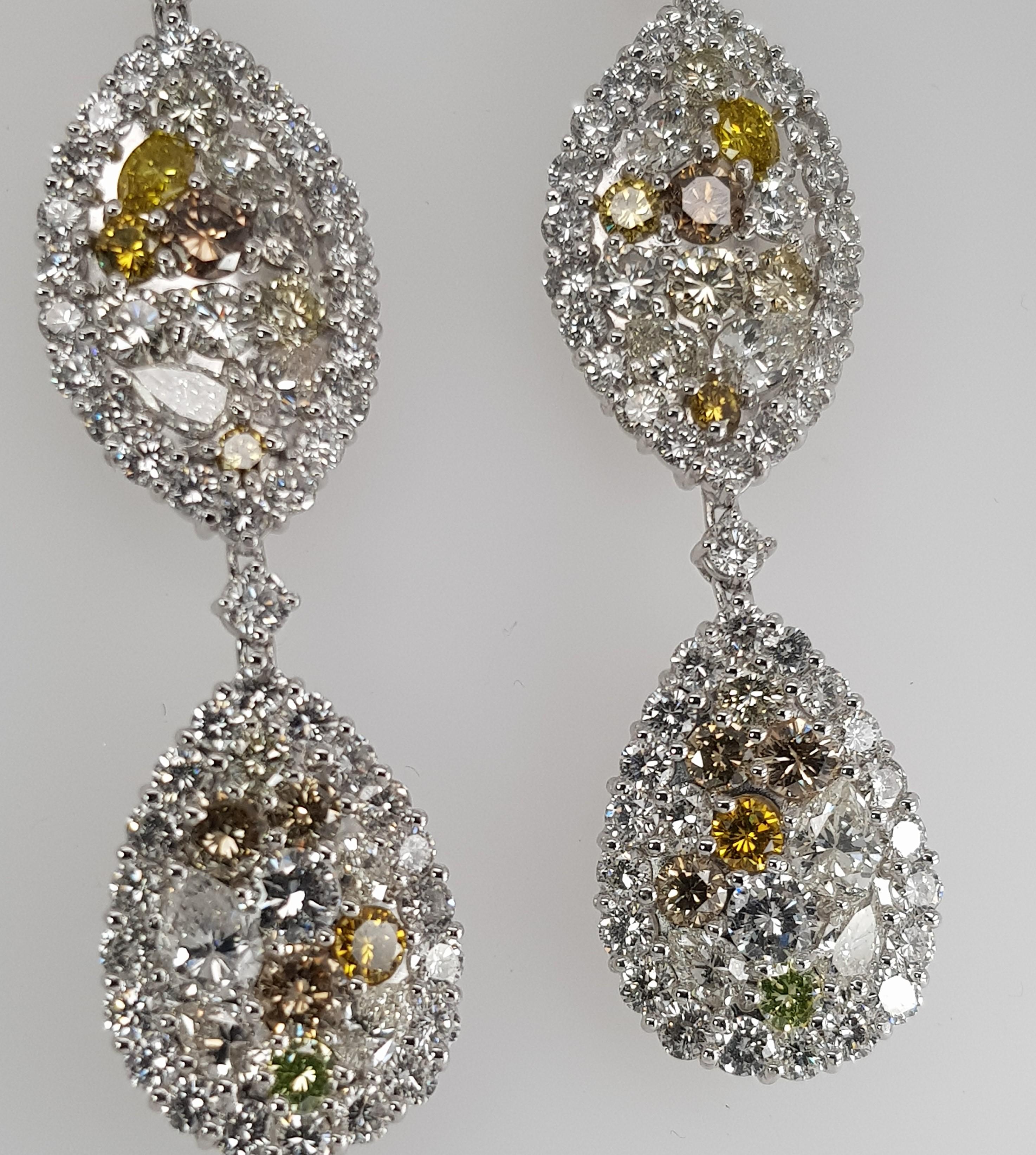 Taglio brillante Gli orecchini in oro bianco 18kt con diamanti da 14,77 carati possono essere acquistati insieme all'anello in vendita