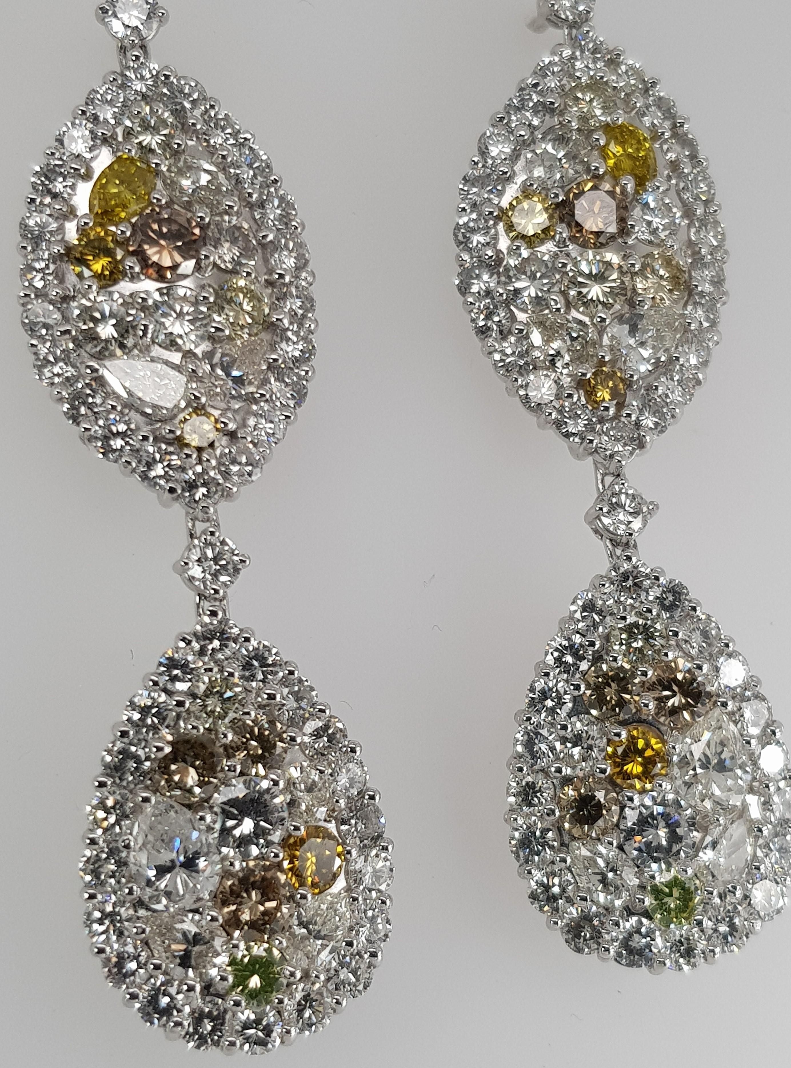 18kt White Gold Earrings Together 14.77ct Diamonds Can Be Bought Set With Ring In New Condition For Sale In Antwerp, BE