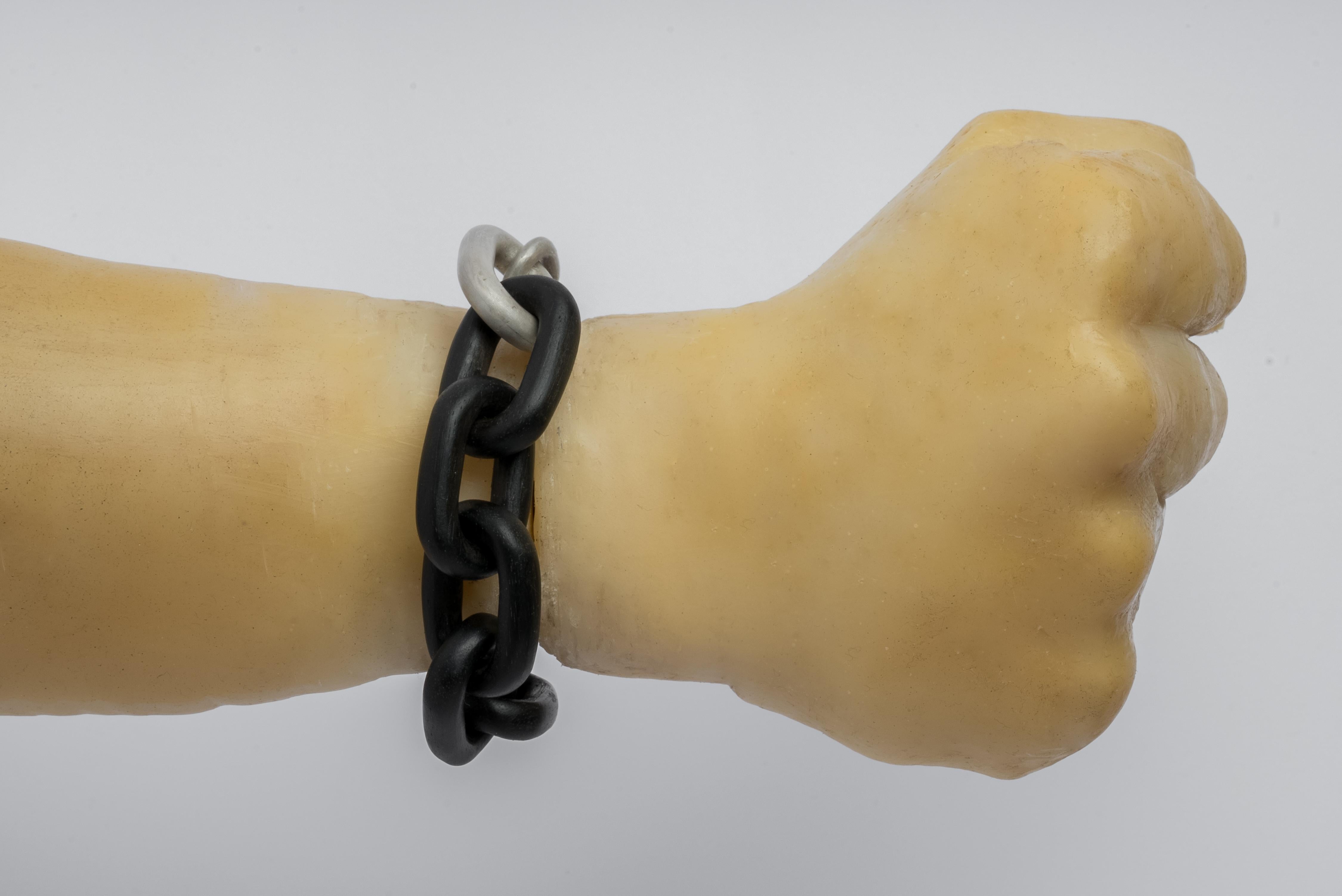 Toggle Chain Bracelet (Small Links, KU+DA) For Sale 2