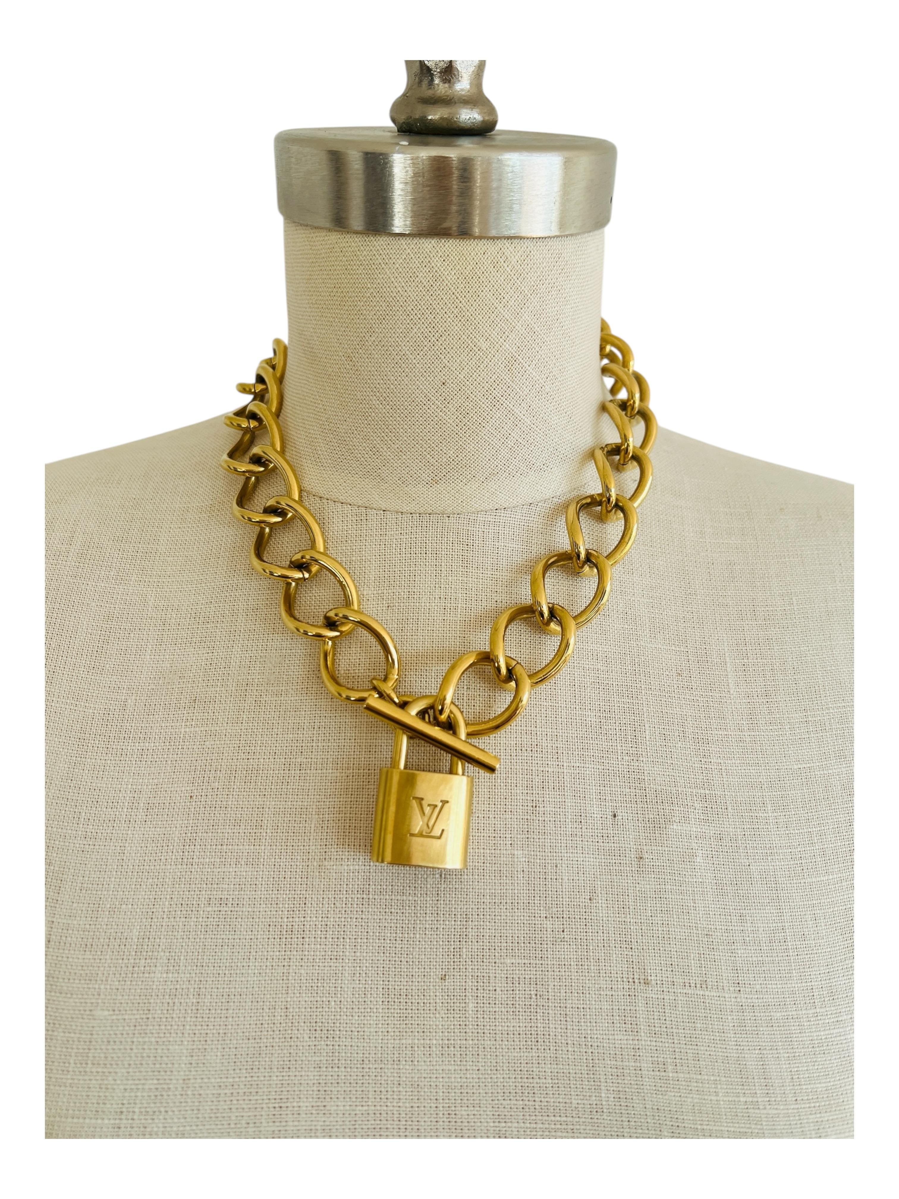 Toggle Chain Choker Chunky Heavy Statement Necklace W/ LV Lock Key For Sale 4