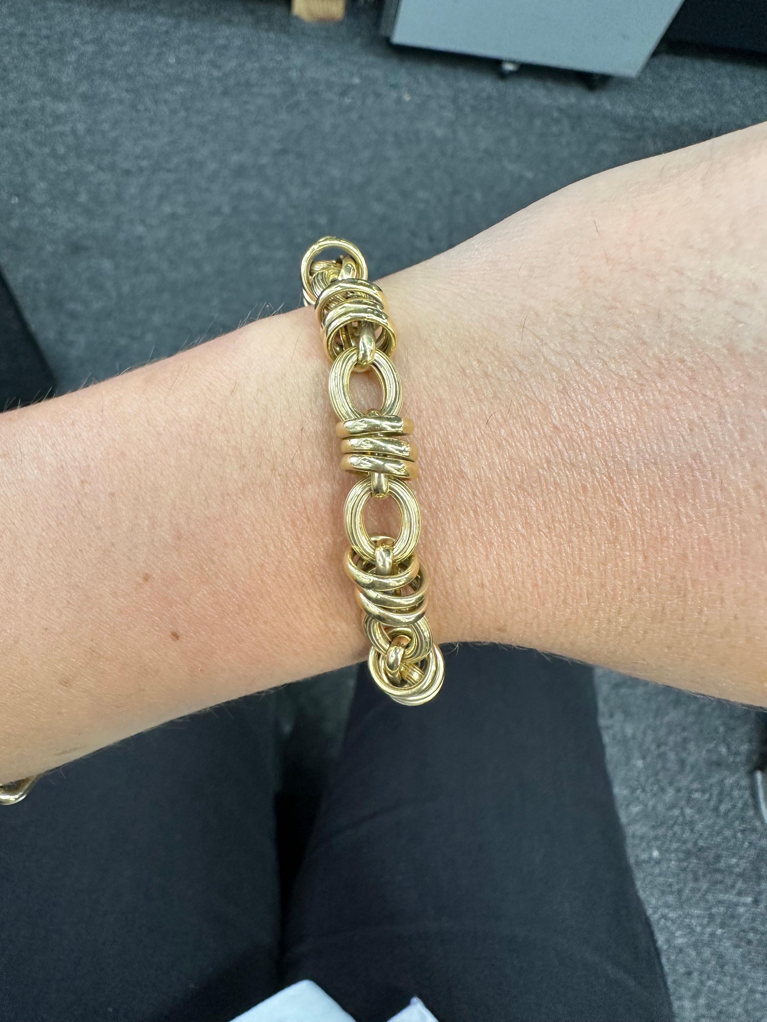 Toggle link bracelet weighing 24.04 grams in 14 Karat Yellow Gold.
Great for layering or wearing alone.
More link bracelets available
Search Harbor Diamonds
