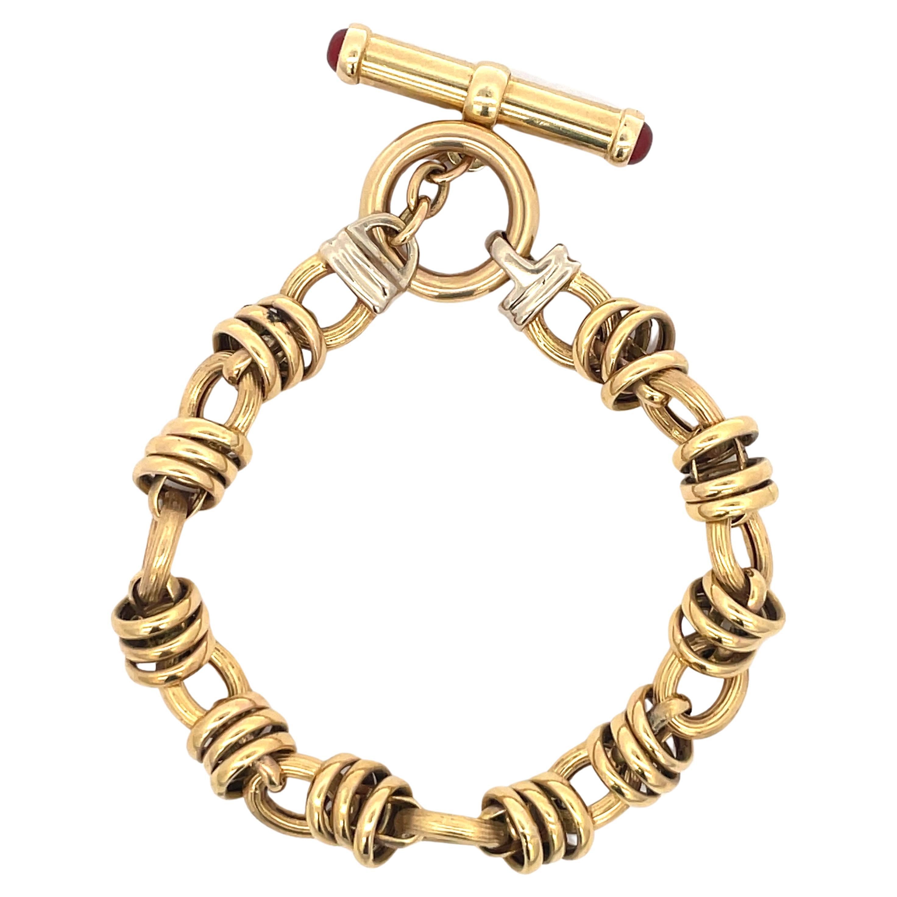 Contemporary Toggle Link Bracelet 24.04 Grams 14 Karat Yellow Gold  For Sale