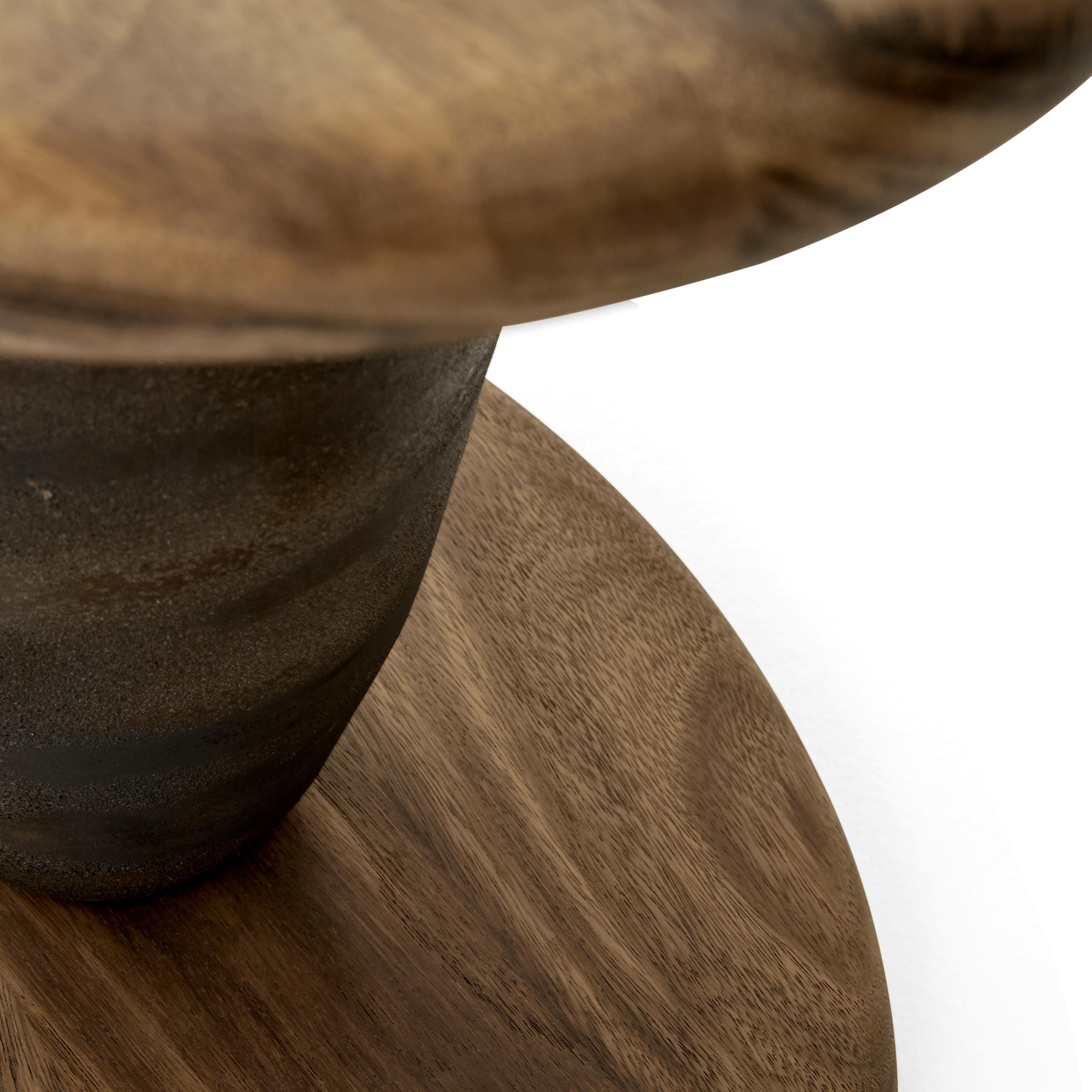 Postmoderne Table d'appoint Togi par DAaZ en vente