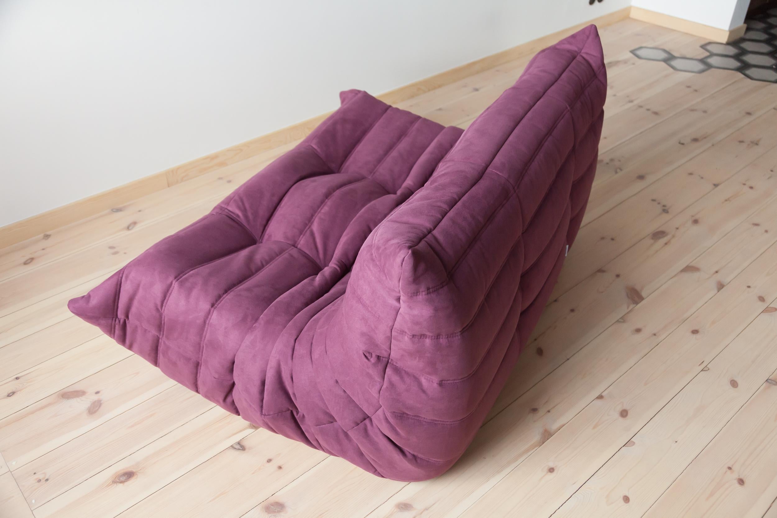French Togo 2-Seat Sofa in Aubergine Microfibre by Michel Ducaroy for Ligne Roset For Sale