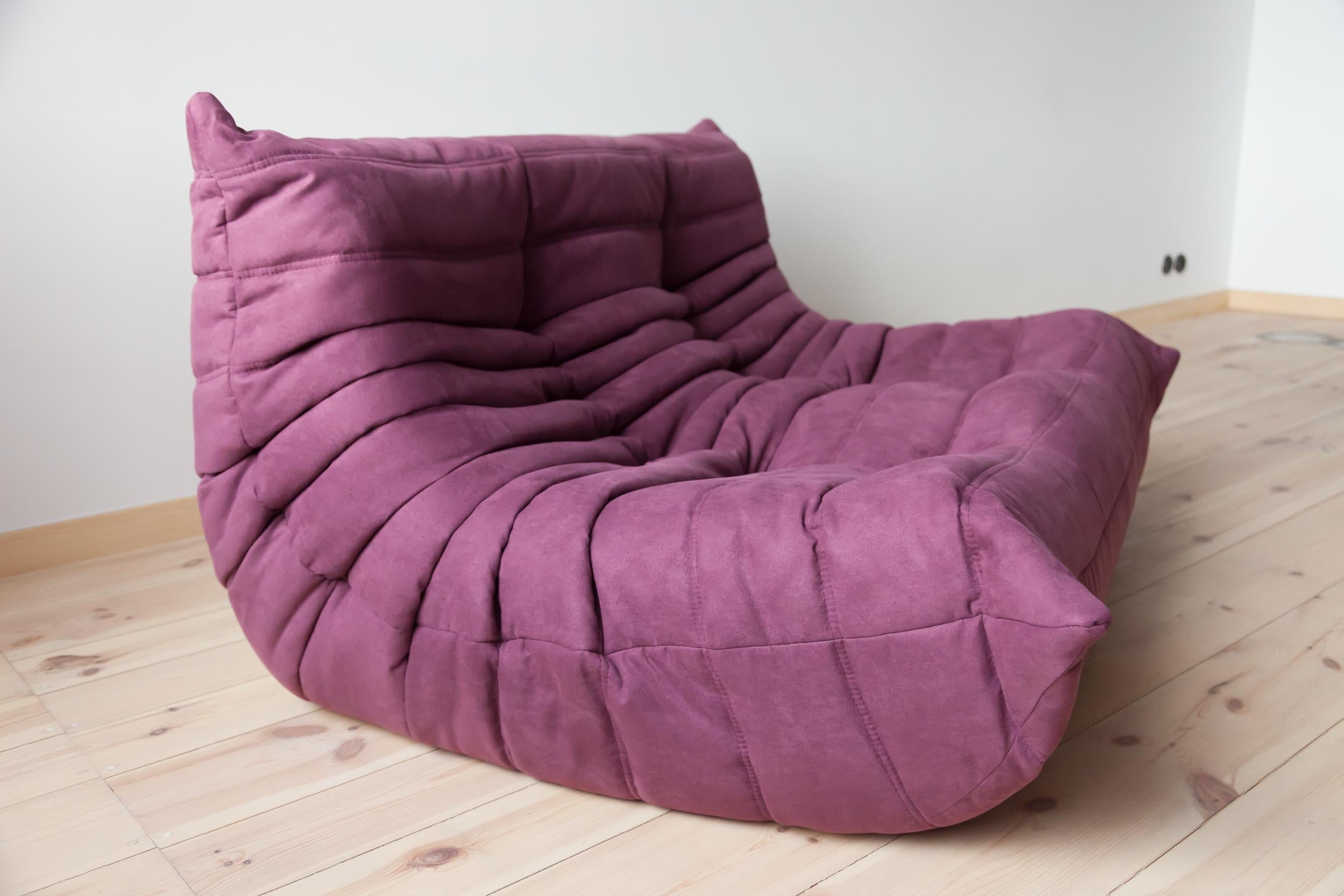 Fabric Togo 2-Seat Sofa in Aubergine Microfibre by Michel Ducaroy for Ligne Roset For Sale