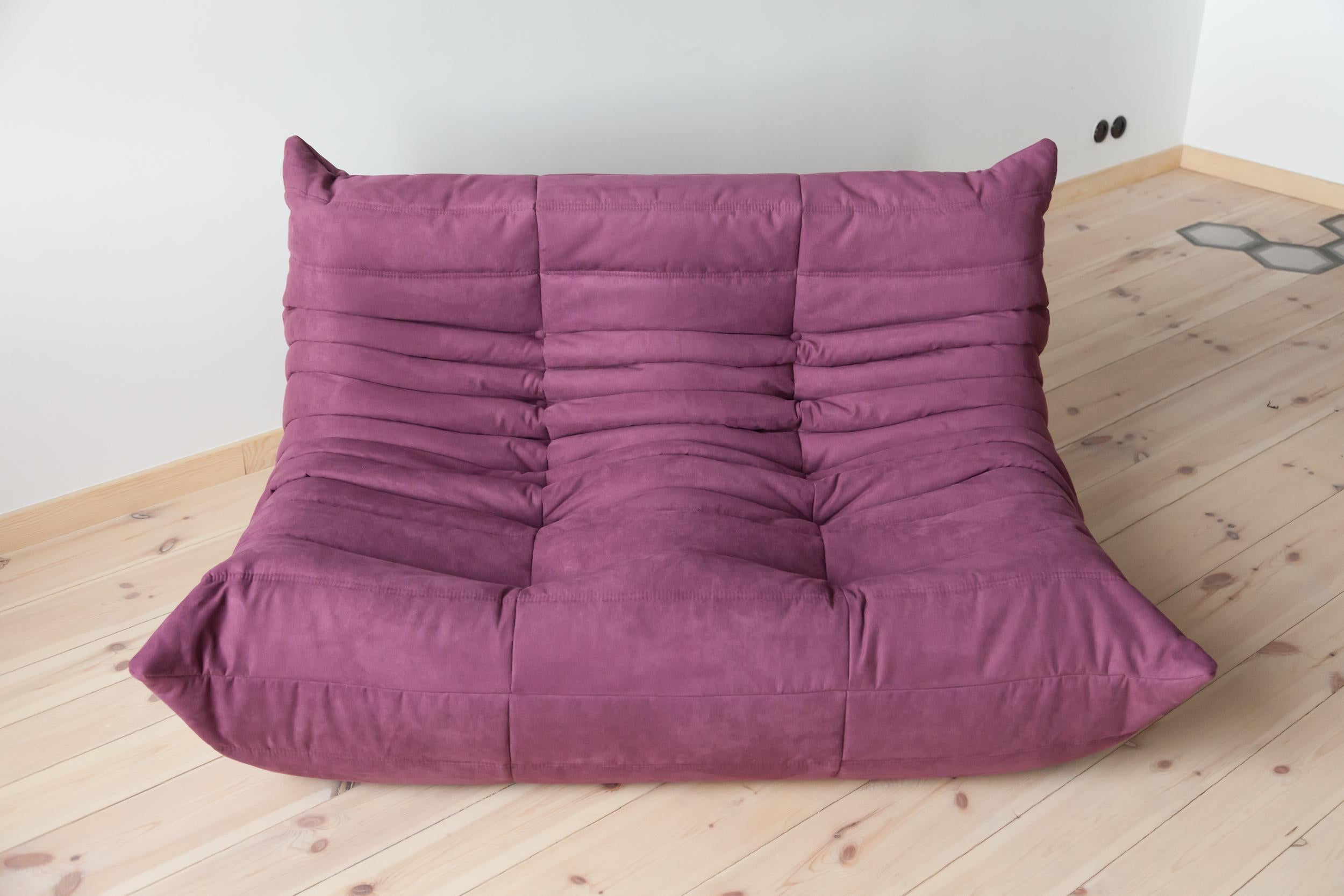 Togo 2-Seat Sofa in Aubergine Microfibre by Michel Ducaroy for Ligne Roset For Sale 2