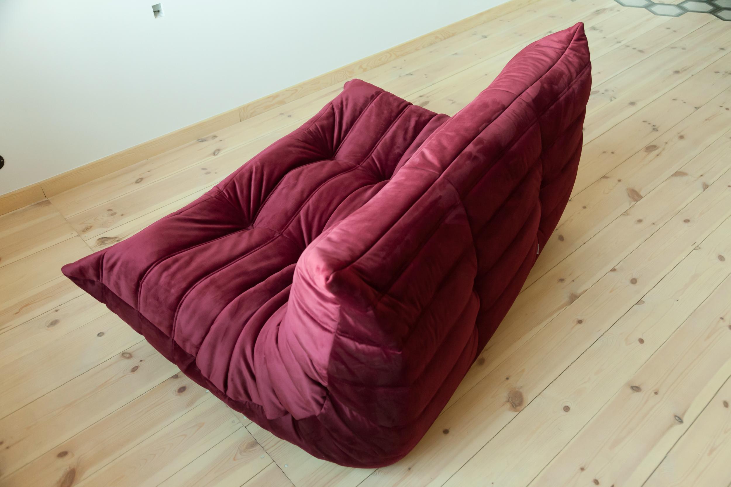 Mid-Century Modern Togo 2-Seat Sofa in Burgundy Velvet by Michel Ducaroy for Ligne Roset For Sale