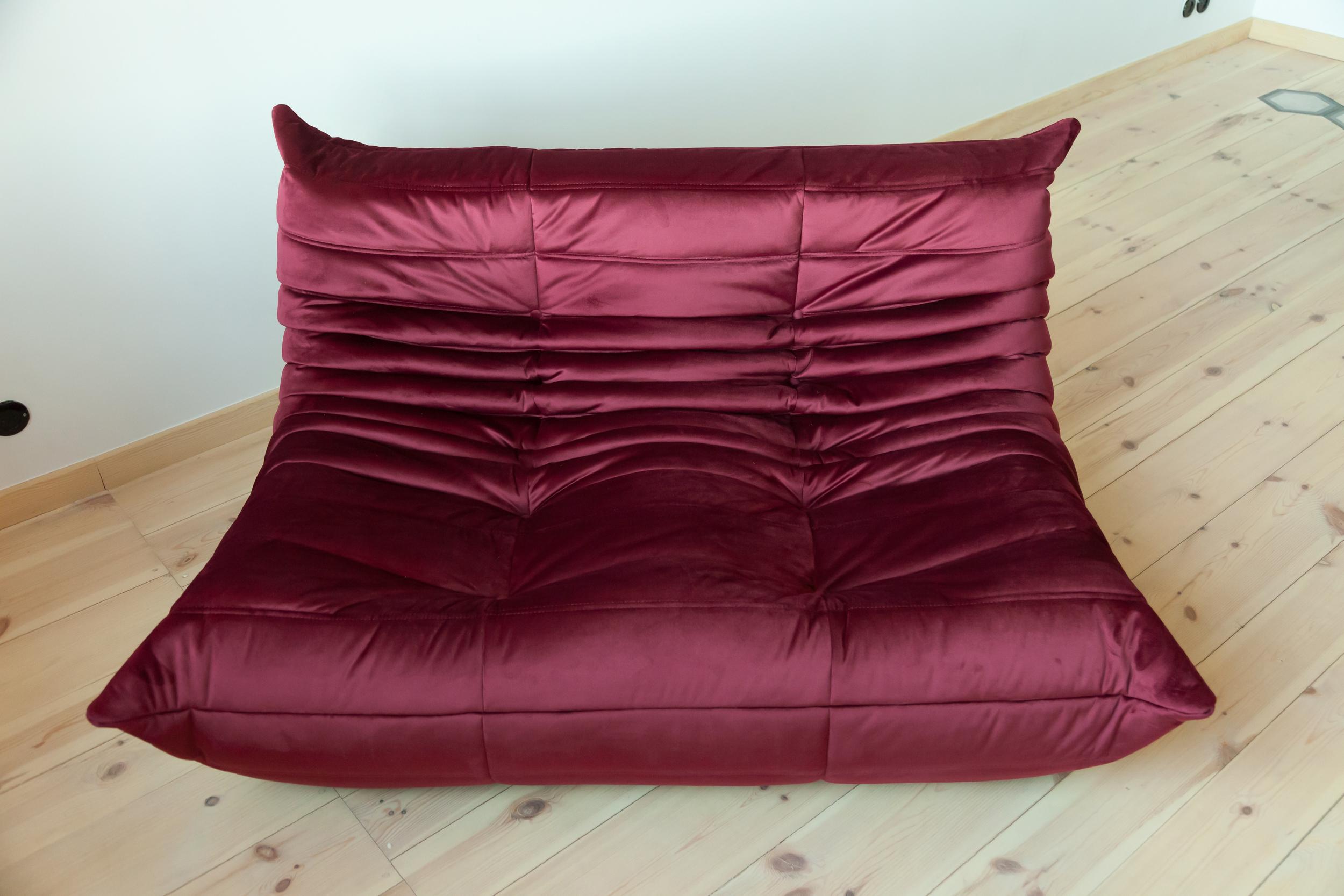 Togo 2-Seat Sofa in Burgundy Velvet by Michel Ducaroy for Ligne Roset For Sale 2