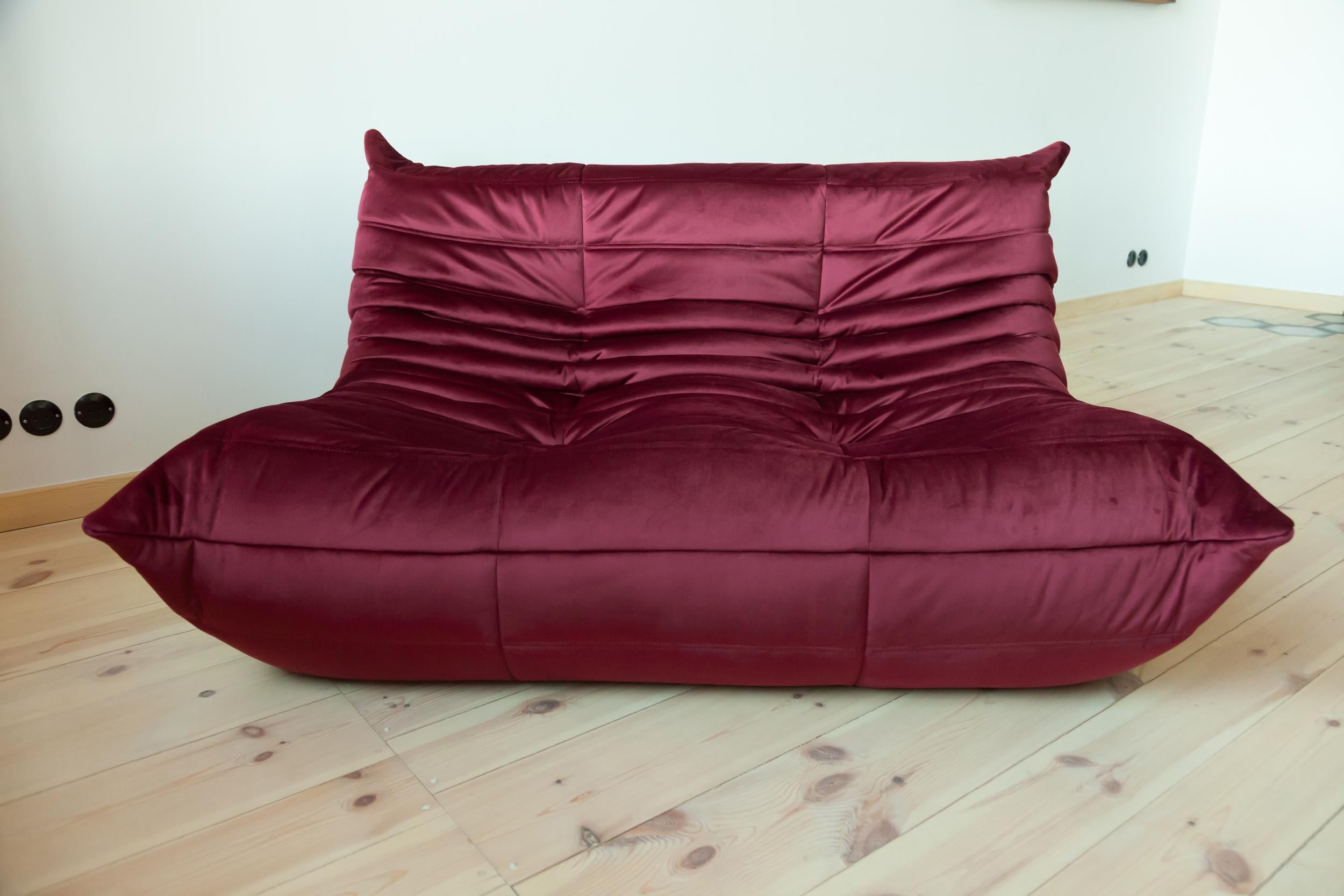 Togo 2-Seat Sofa in Burgundy Velvet by Michel Ducaroy for Ligne Roset For Sale 3