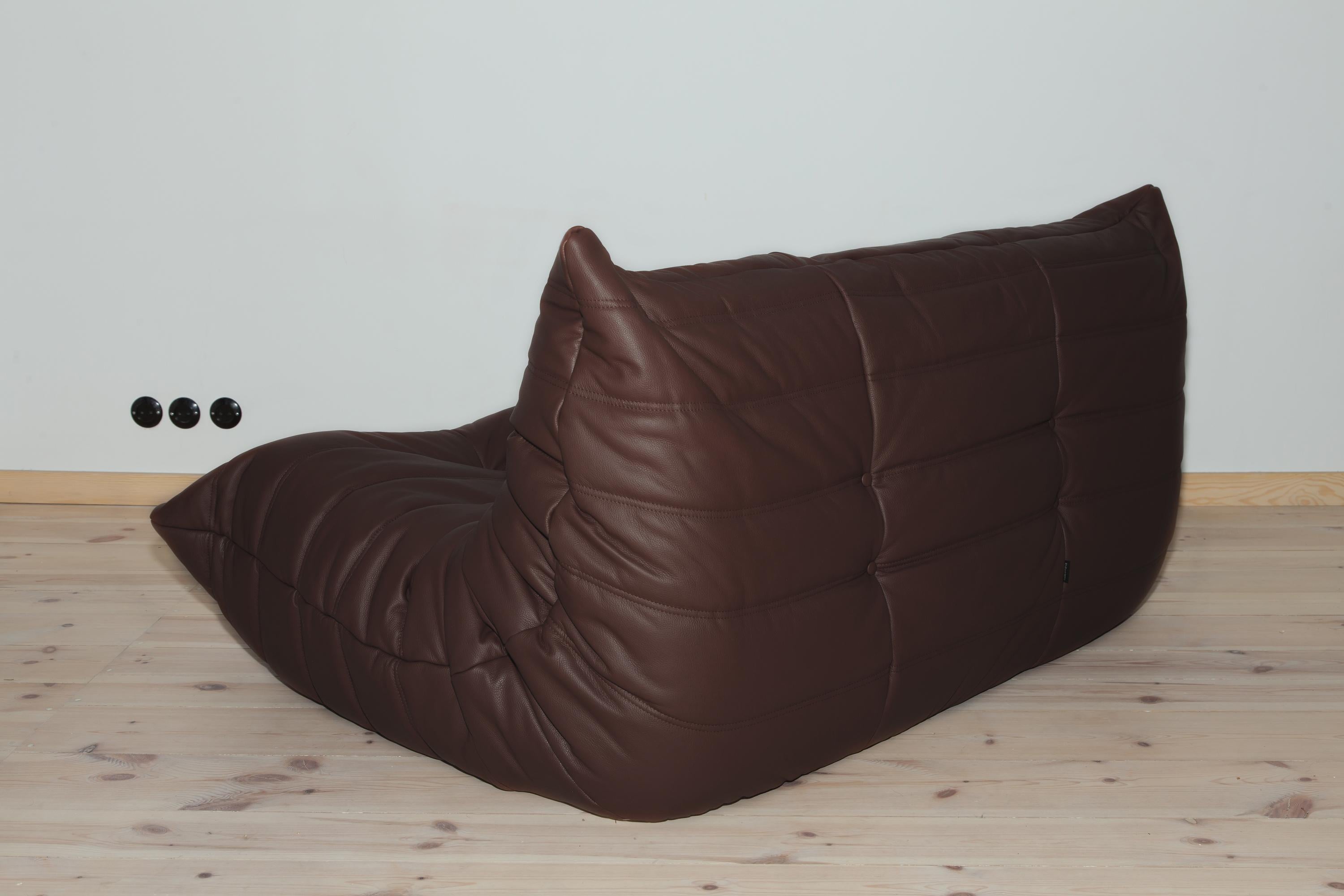 French Togo 2-Seat Sofa in Madras Brown Leather by Michel Ducaroy for Ligne Roset For Sale