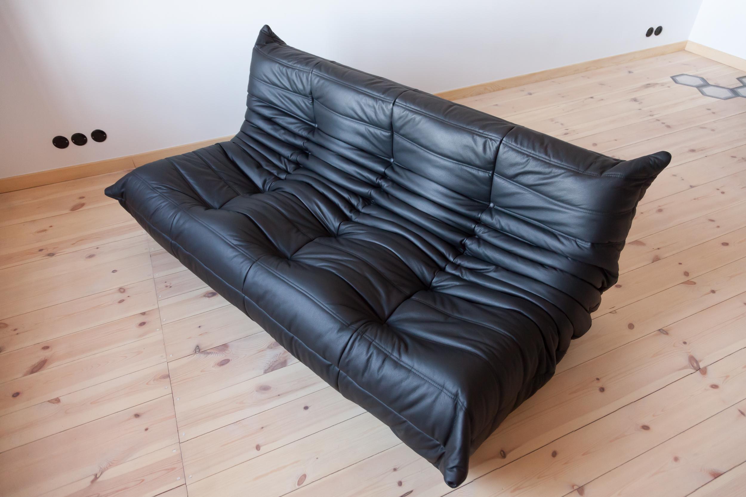 Mid-Century Modern Togo 3-Seat Sofa in Black Leather by Michel Ducaroy for Ligne Roset For Sale