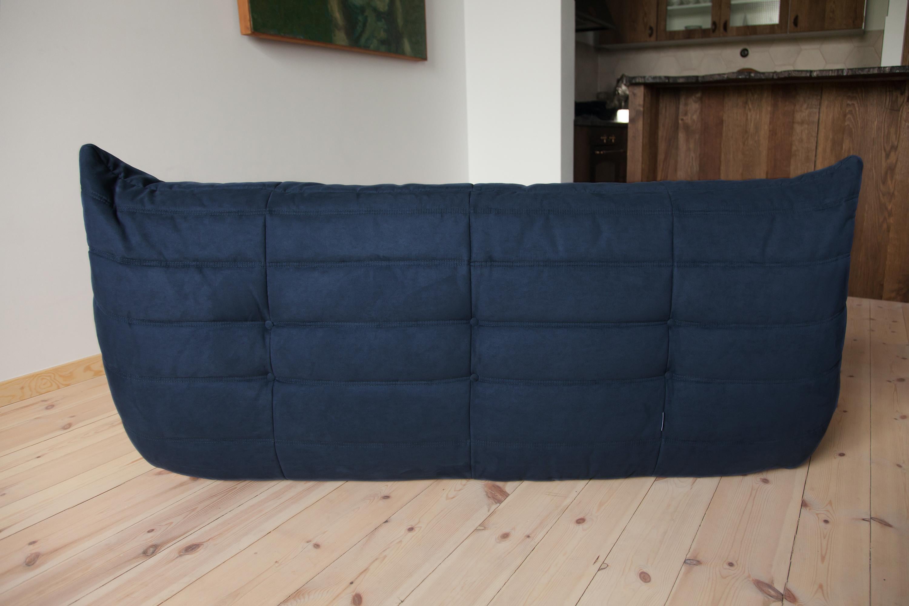 Togo 3-Seat Sofa in Dark Blue Microfibre by Michel Ducaroy for Ligne Roset In Excellent Condition For Sale In Berlin, DE