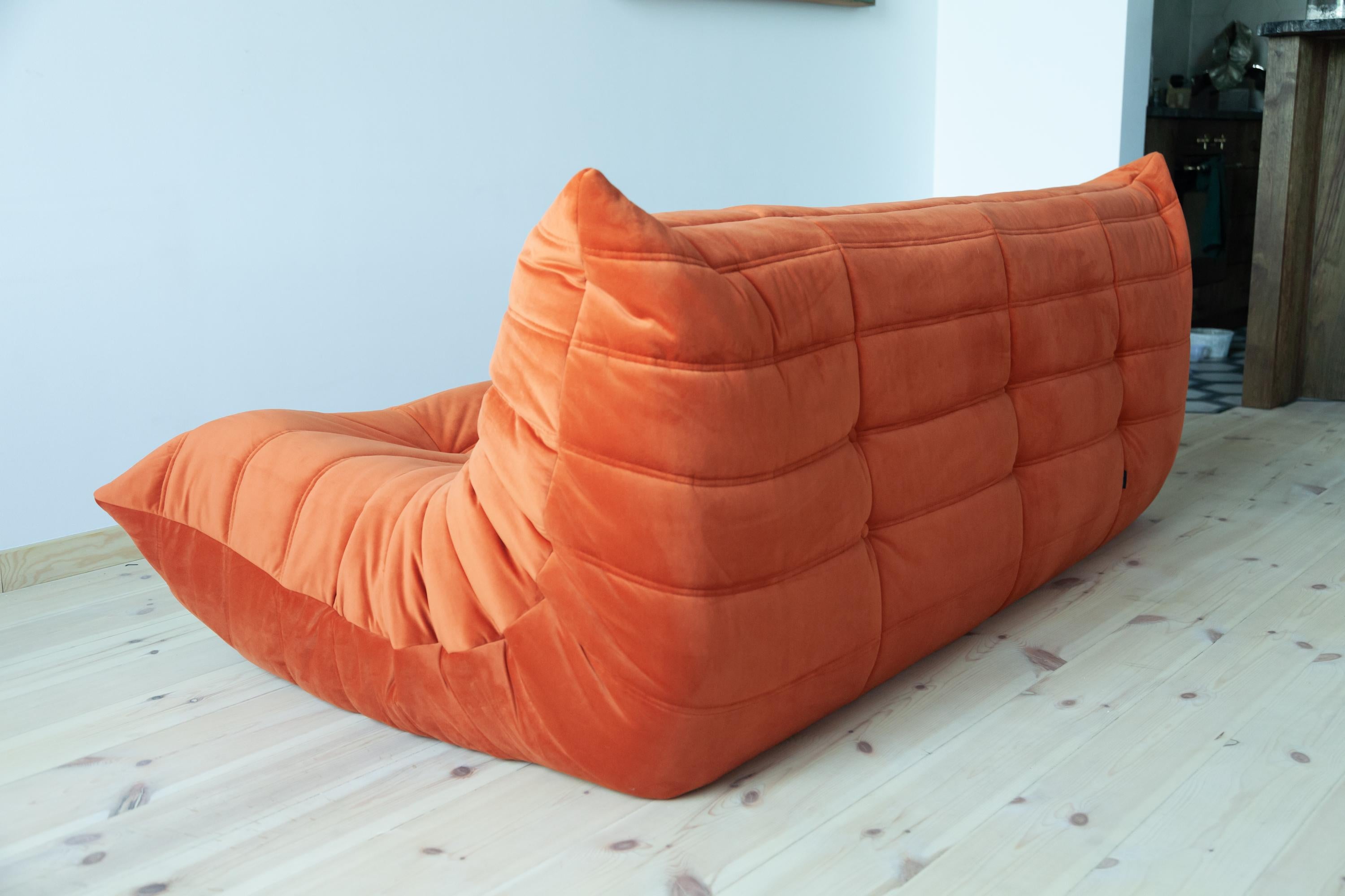 Togo 3-Seat Sofa in Orange Velvet by Michel Ducaroy for Ligne Roset In Excellent Condition For Sale In Berlin, DE