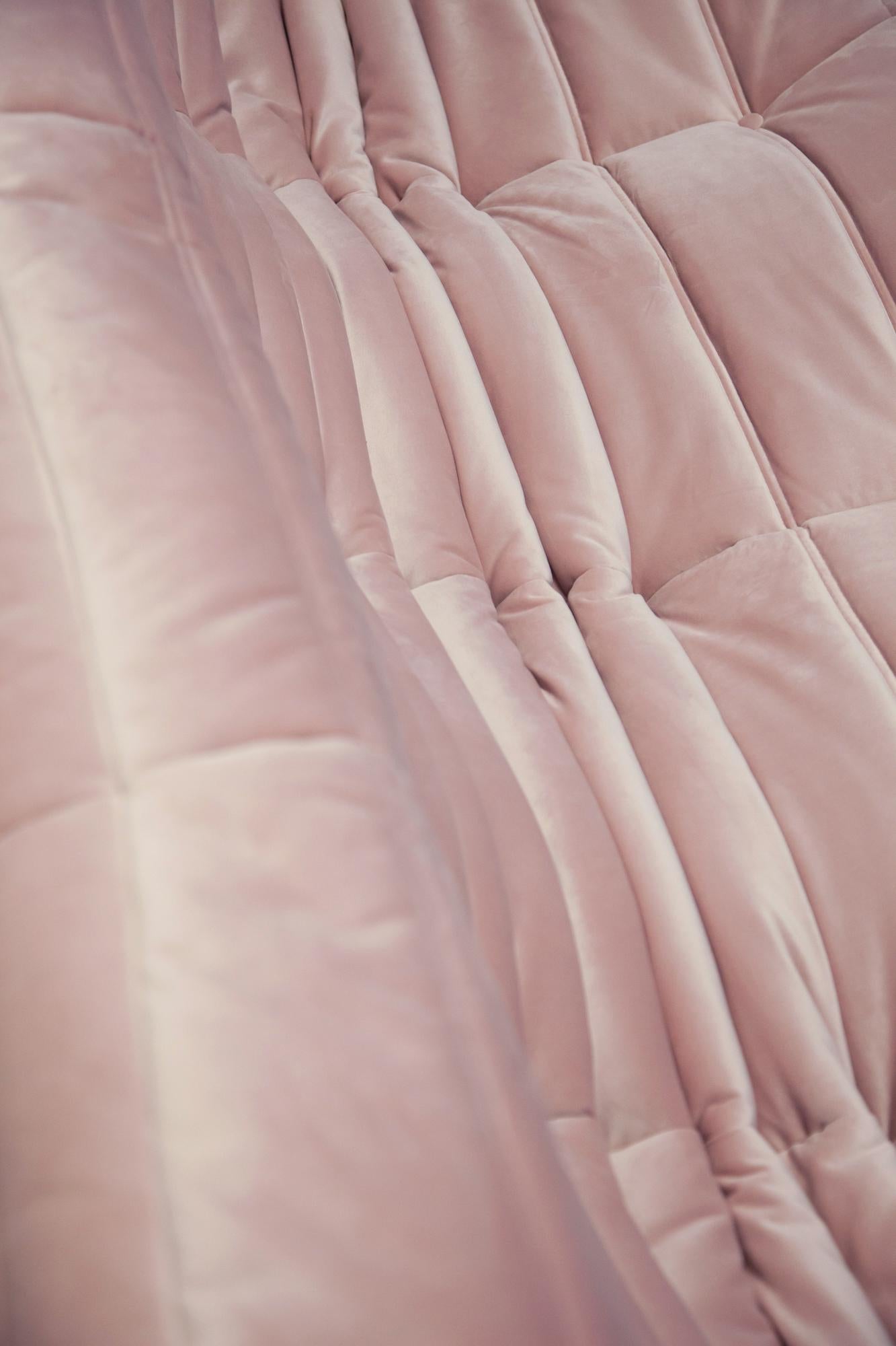 Togo 3-Seat Sofa in Pink Velvet by Michel Ducaroy for Ligne Roset For Sale 6