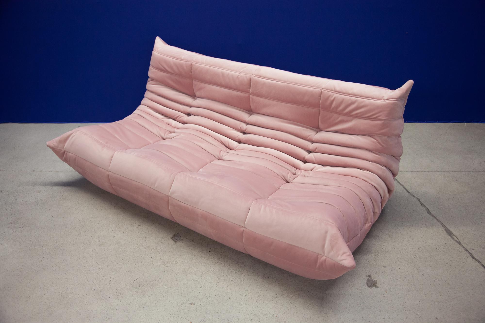 Togo 3-Seat Sofa in Pink Velvet by Michel Ducaroy for Ligne Roset For Sale 9