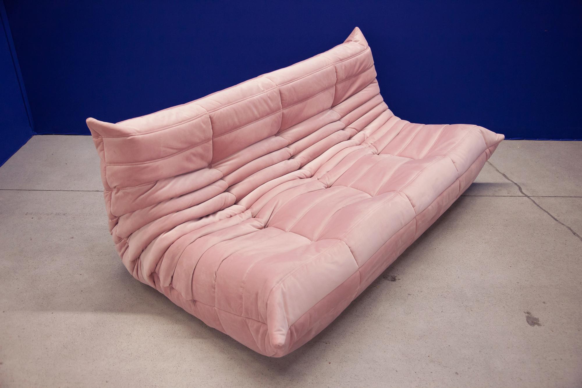 French Togo 3-Seat Sofa in Pink Velvet by Michel Ducaroy for Ligne Roset For Sale