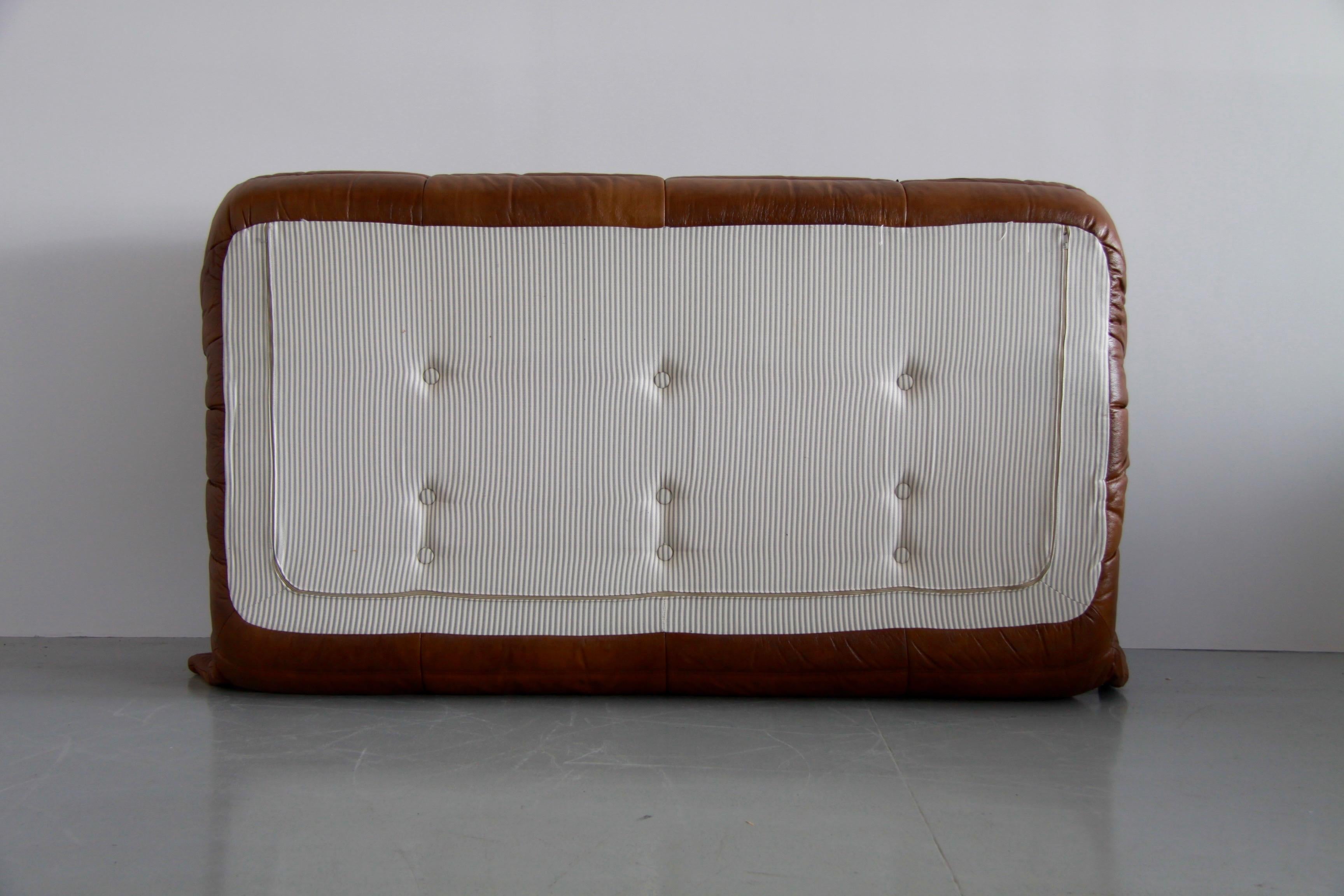 Togo 3-Seat Sofa in Whiskey Leather by Michel Ducaroy for Ligne Roset In Good Condition In Berlin, DE