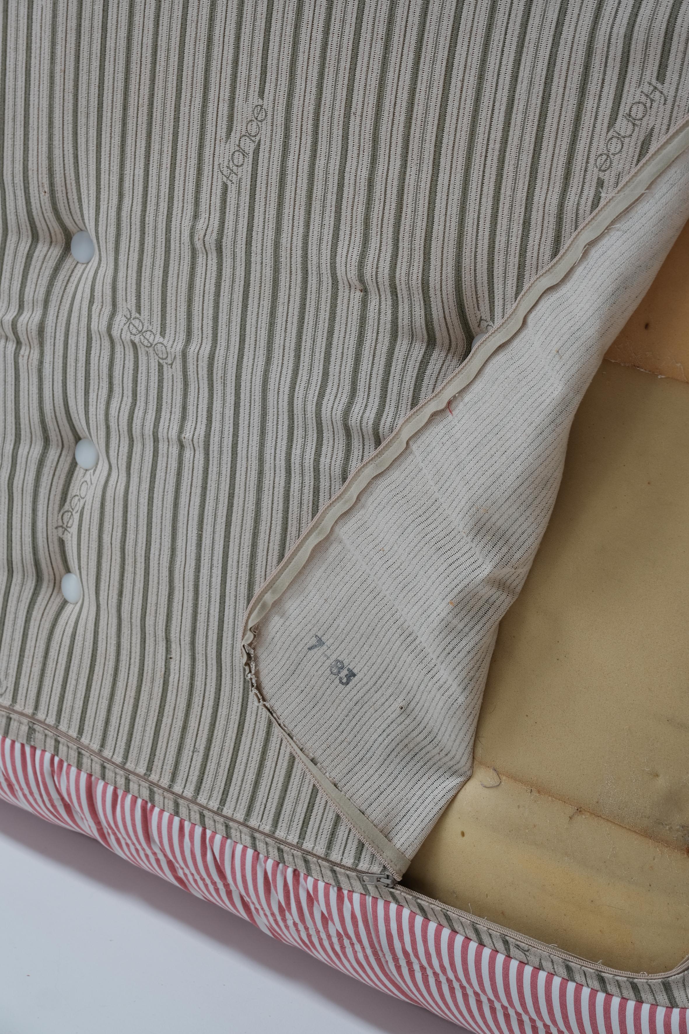 Togo 3 seater red and white stripes by Michel Ducaroy for Ligne Roset 1970 8