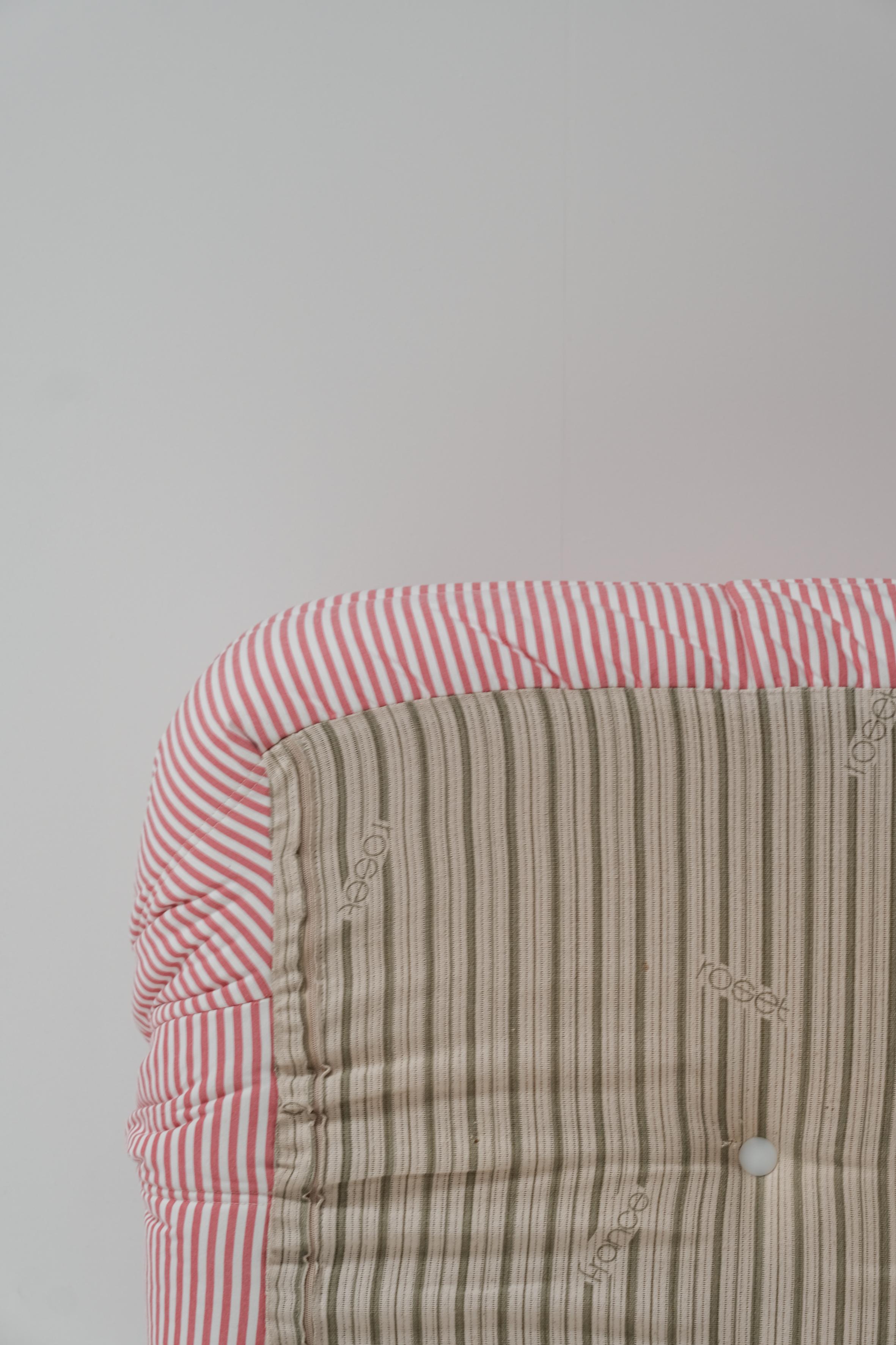 Togo 3 seater red and white stripes by Michel Ducaroy for Ligne Roset 1970 9
