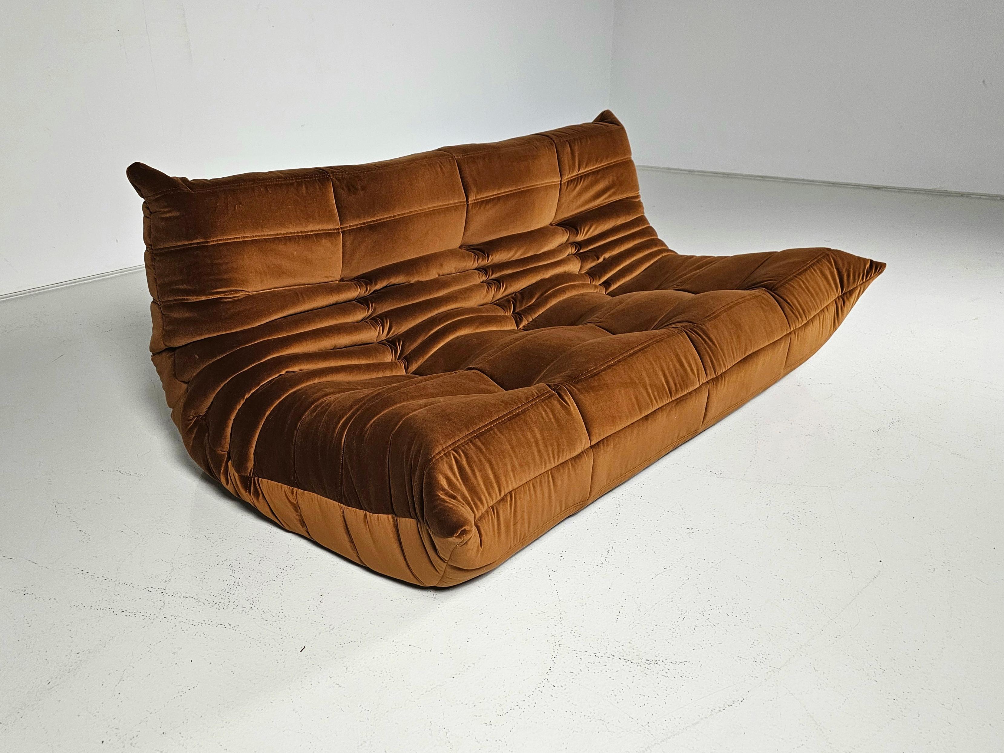 Togo 3-seater Sofa in brown velvet by Michel Ducaroy for Ligne Roset, 1970s In Good Condition In amstelveen, NL