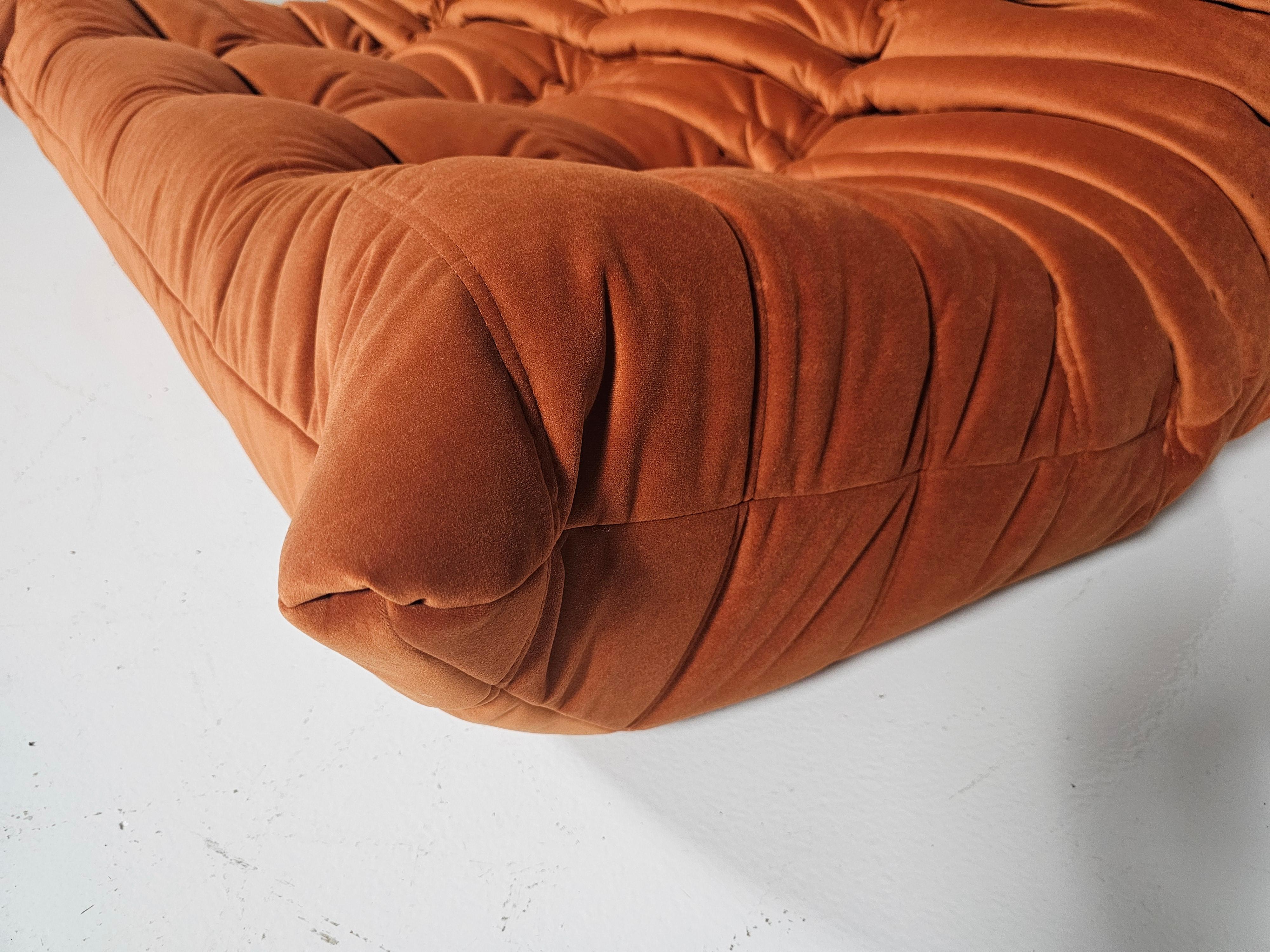 Togo 3-seater Sofa in orange velvet by Michel Ducaroy for Ligne Roset, 1970s For Sale 1