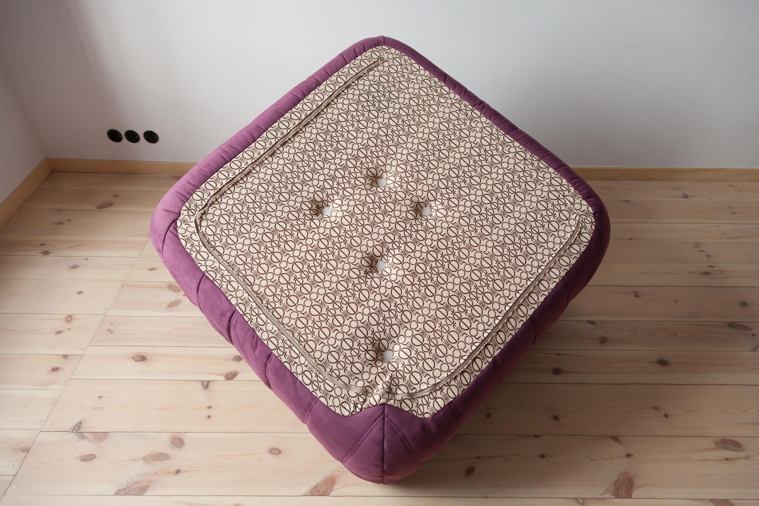 Eckschrank Togo aus Aubergine- Microfibre von Michel Ducaroy von Ligne Roset im Angebot 9