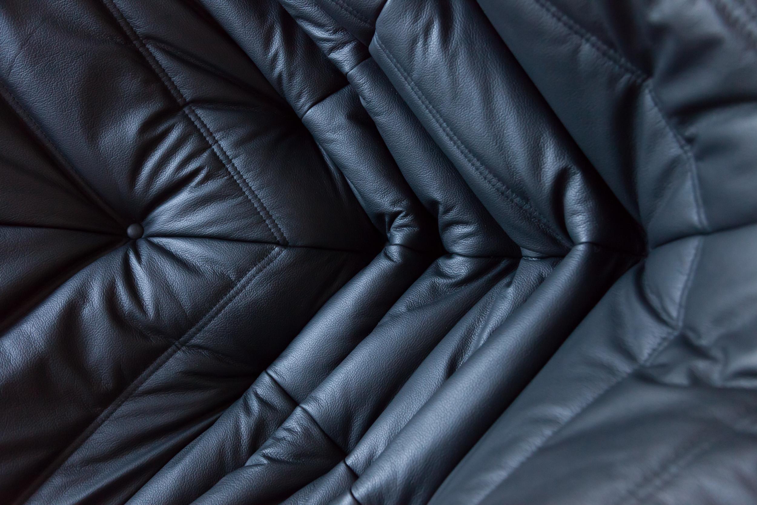Togo Corner Couch in Black Leather by Michel Ducaroy by Ligne Roset For Sale 3
