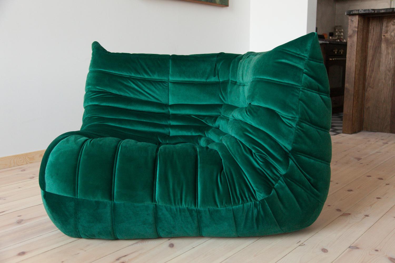 Mid-Century Modern Togo Corner Couch in Bottle Green Velvet by Michel Ducaroy by Ligne Roset For Sale