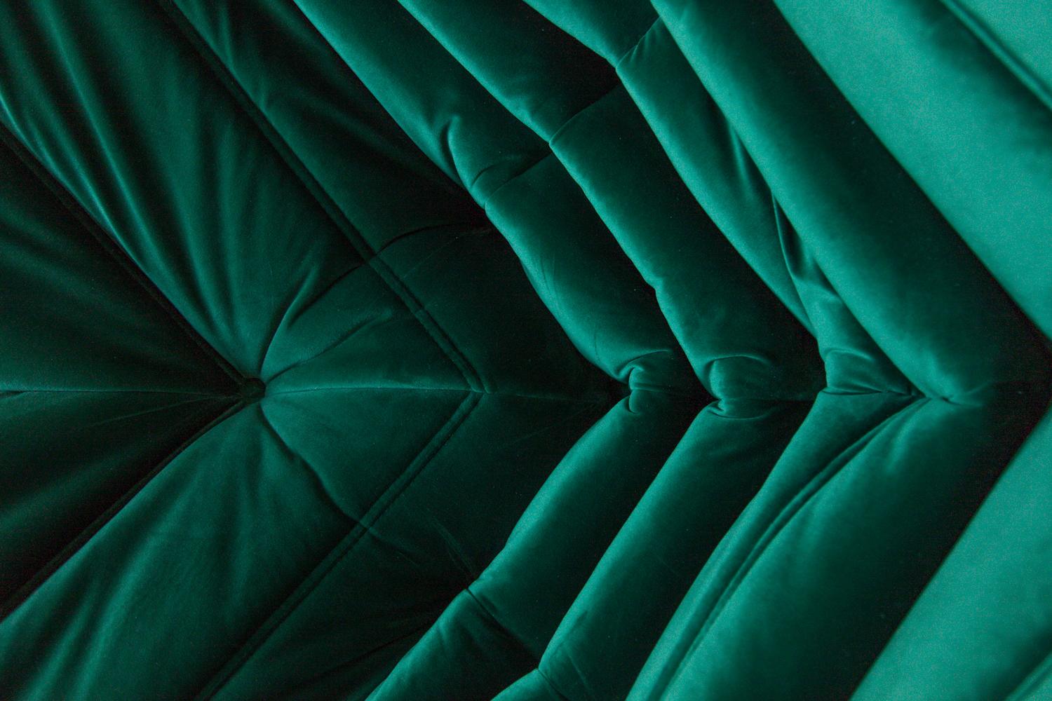 Togo Corner Couch in Bottle Green Velvet by Michel Ducaroy by Ligne Roset In Excellent Condition For Sale In Berlin, DE