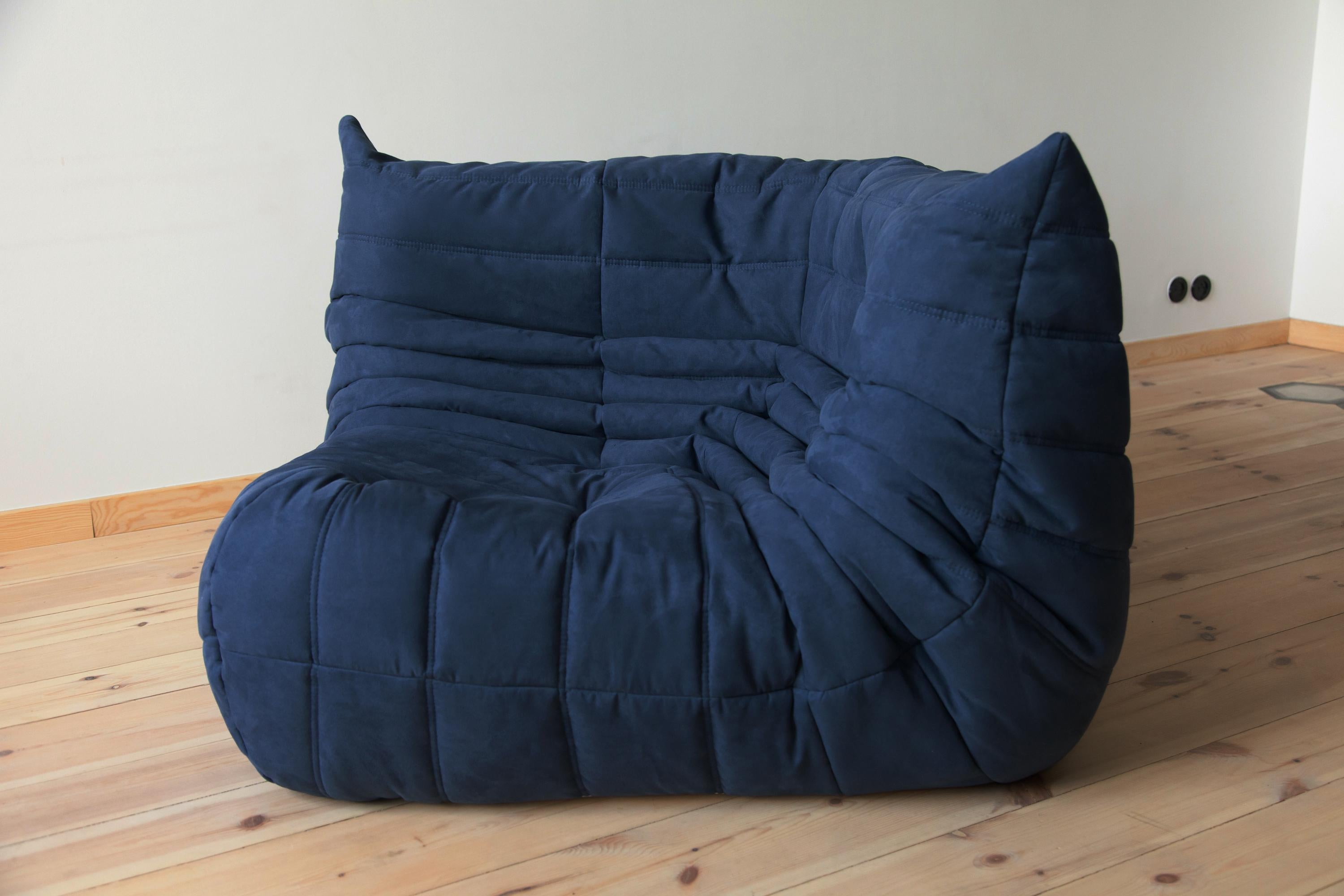 Mid-Century Modern Togo Corner Couch in Dark Blue Microfibre by Michel Ducaroy by Ligne Roset For Sale