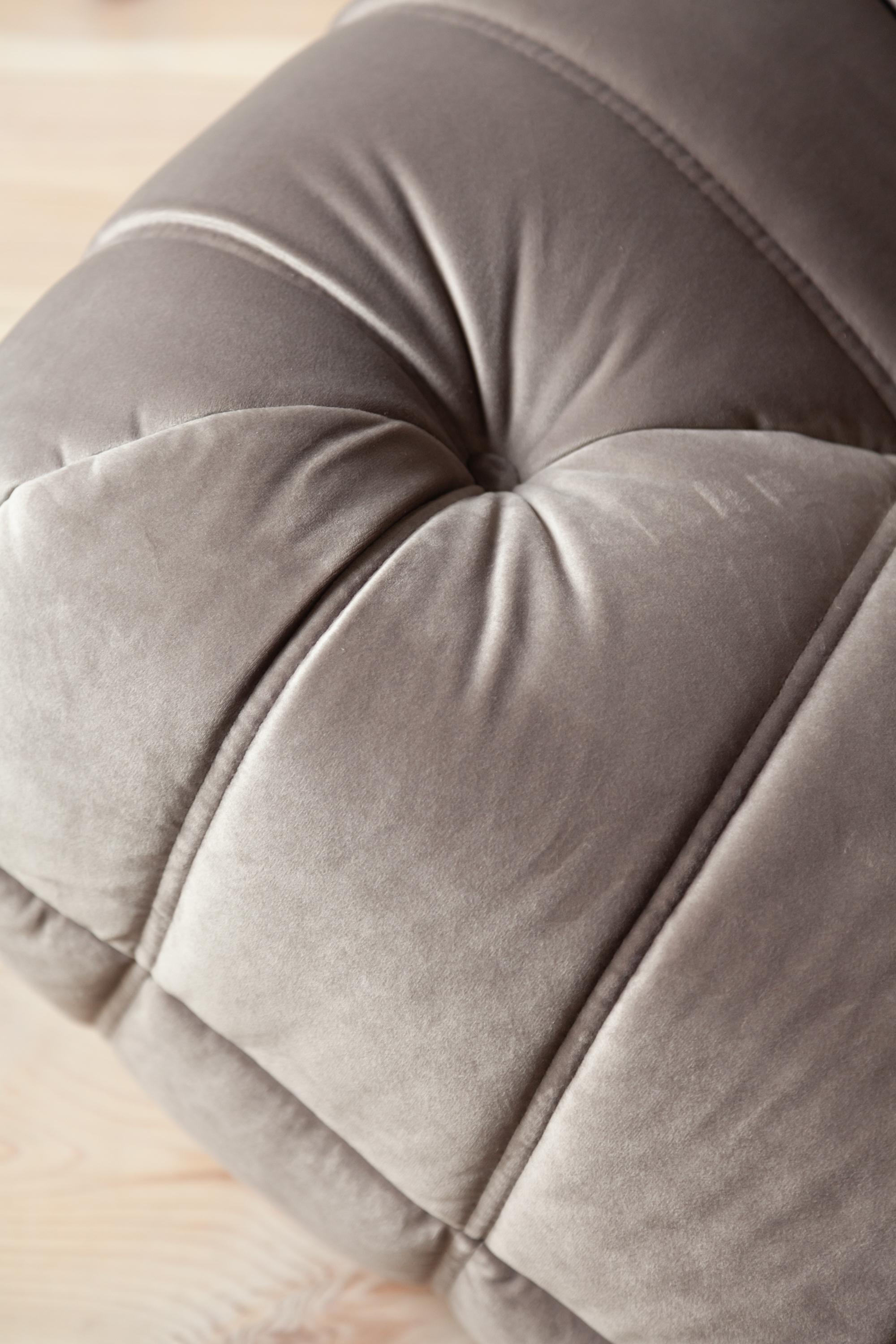Togo Corner Couch in Pink-Grey Velvet by Michel Ducaroy for Ligne Roset For Sale 6