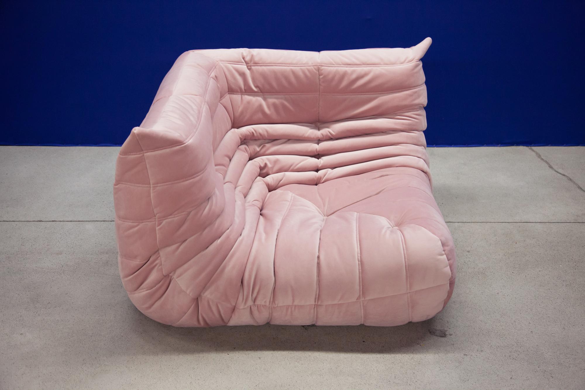 Togo Corner Couch in Pink Velvet by Michel Ducaroy for Ligne Roset For Sale 4