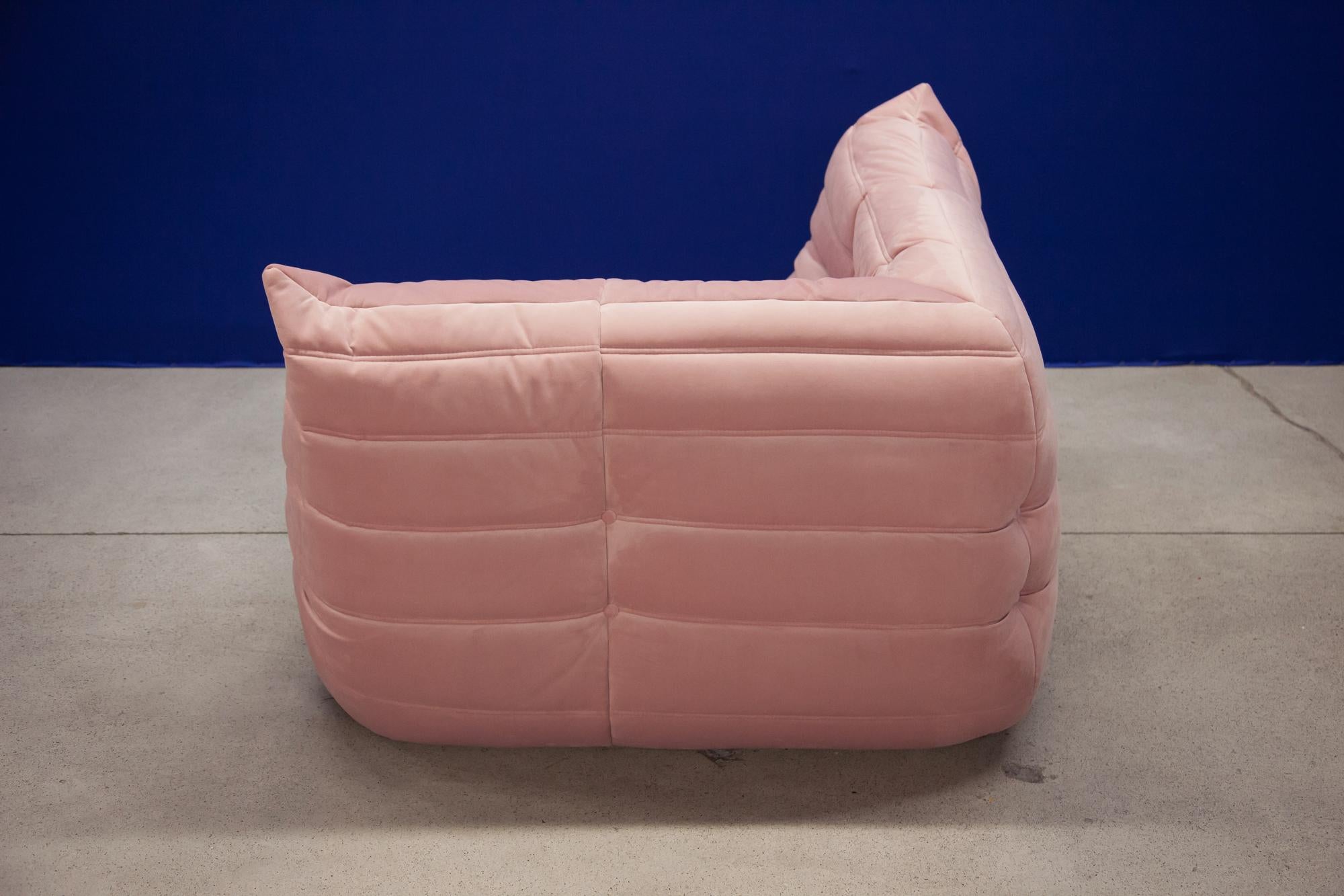Togo Corner Couch in Pink Velvet by Michel Ducaroy for Ligne Roset For Sale 7