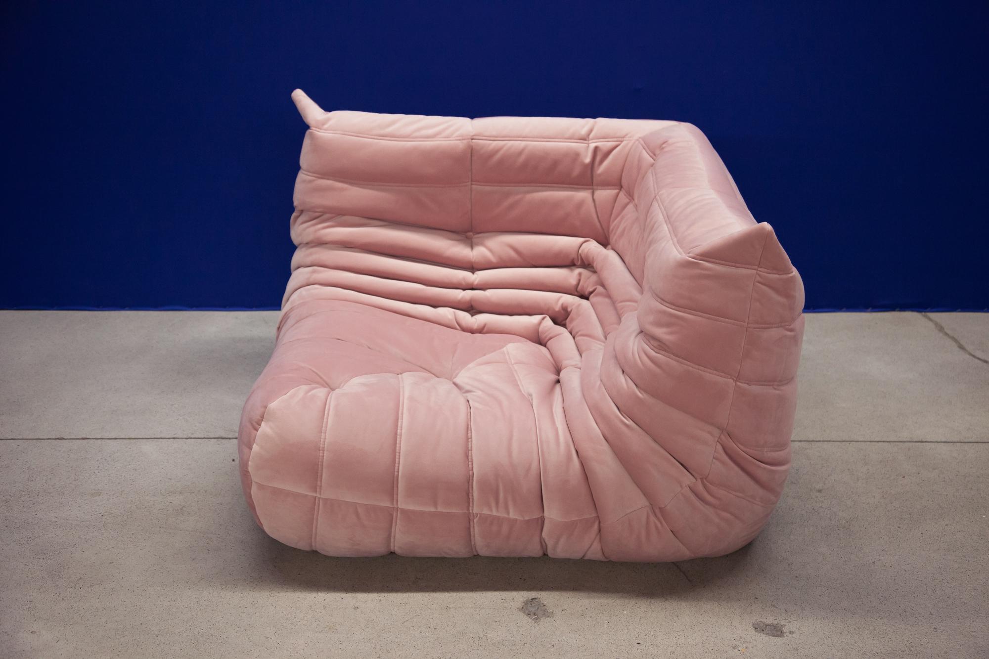 Togo Corner Couch in Pink Velvet by Michel Ducaroy for Ligne Roset For Sale 8