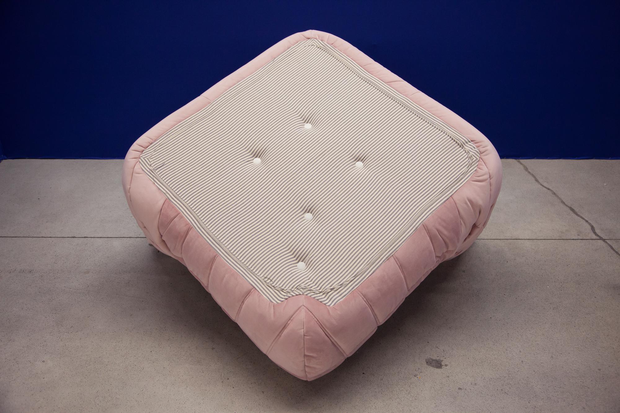 Togo Corner Couch in Pink Velvet by Michel Ducaroy for Ligne Roset For Sale 9