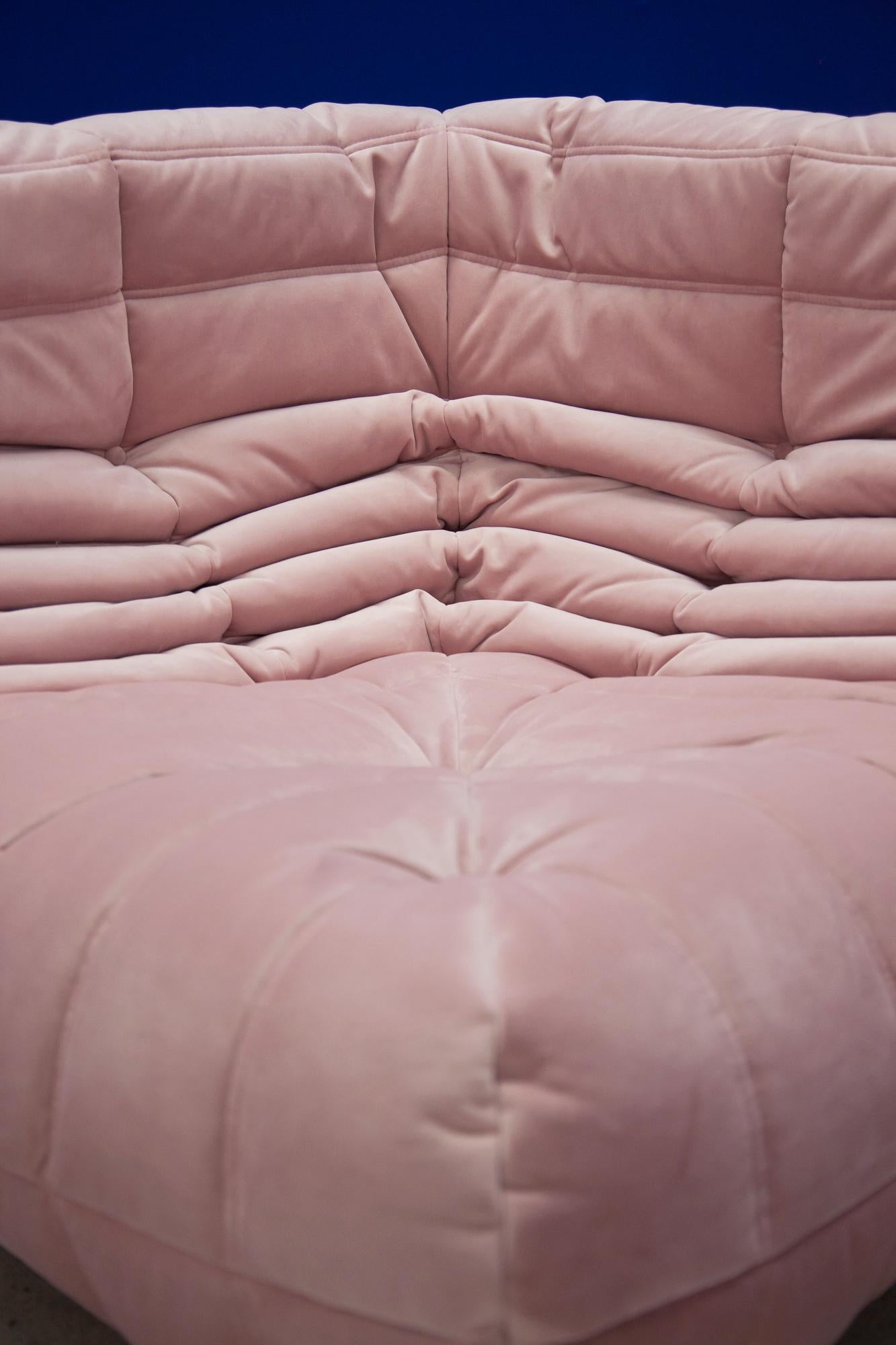 Mid-Century Modern Togo Corner Couch in Pink Velvet by Michel Ducaroy for Ligne Roset For Sale