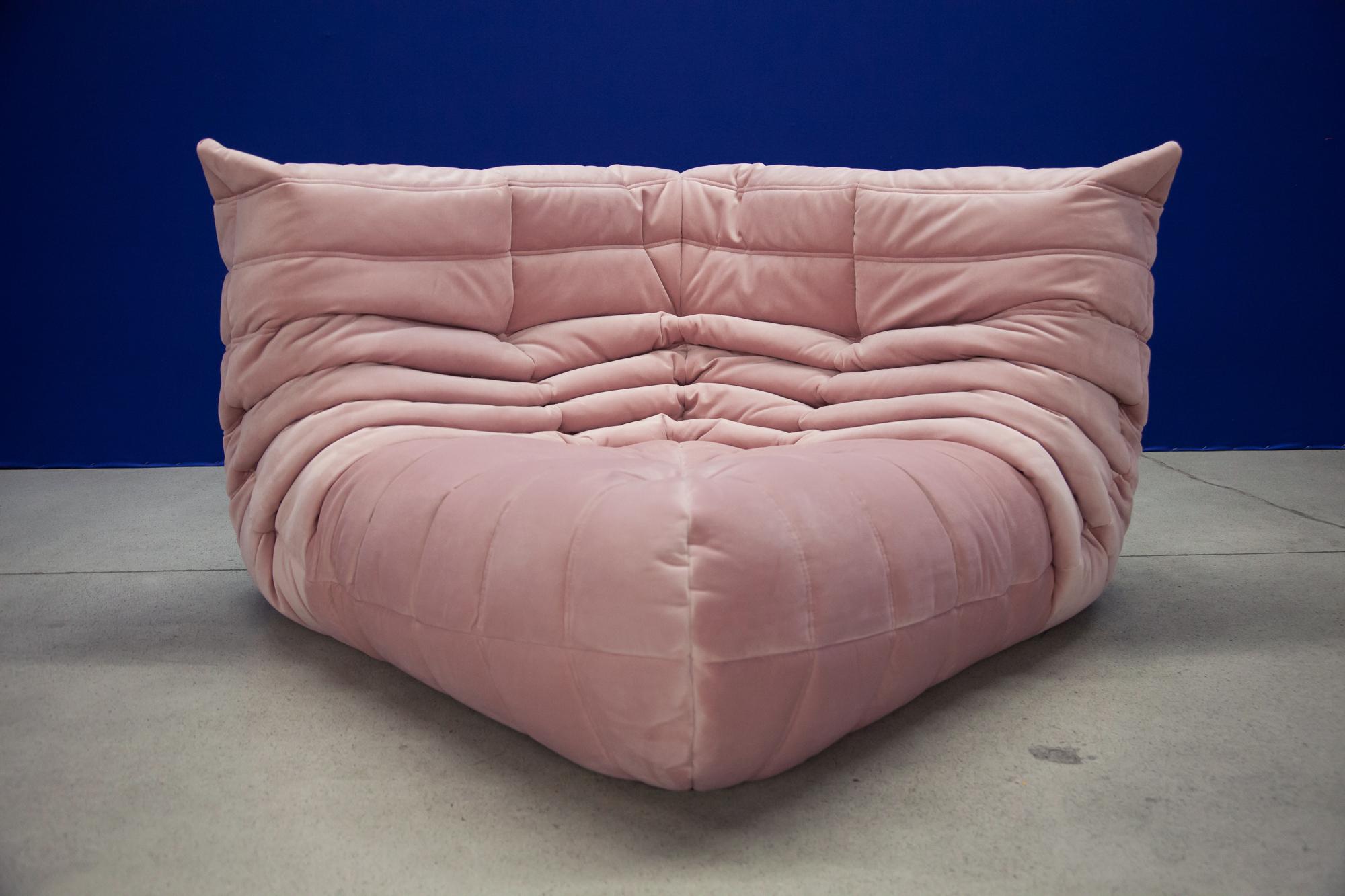 French Togo Corner Couch in Pink Velvet by Michel Ducaroy for Ligne Roset For Sale