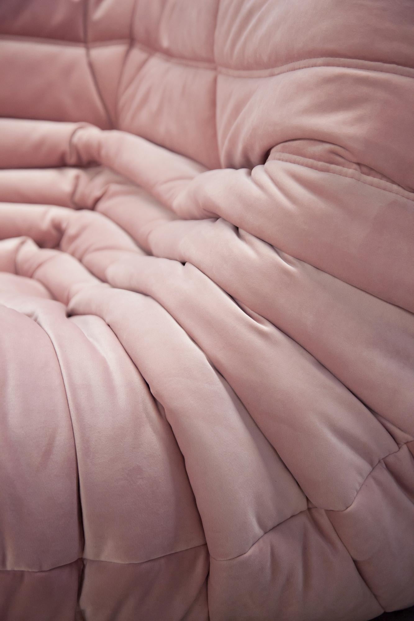Togo Corner Couch in Pink Velvet by Michel Ducaroy for Ligne Roset For Sale 3