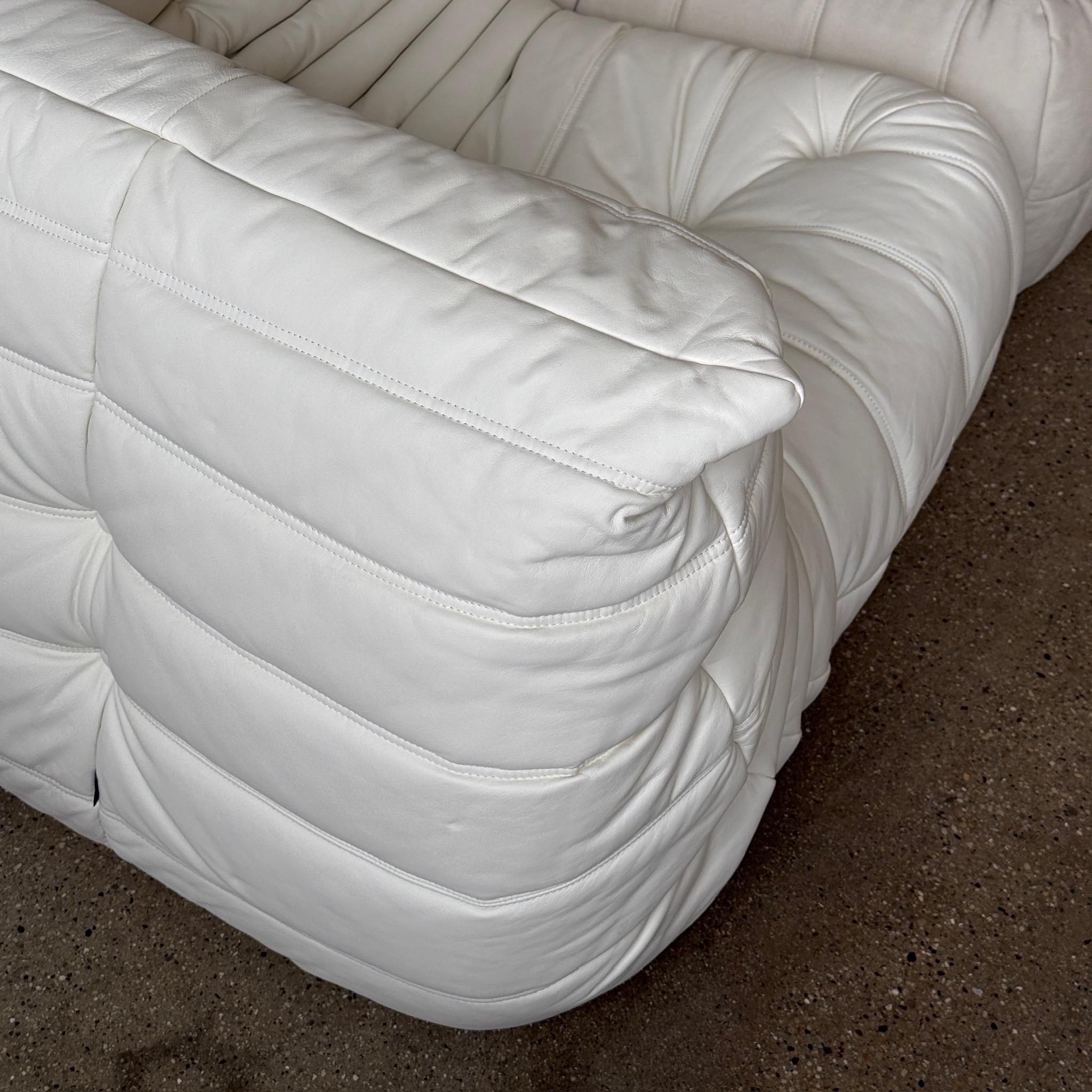 Mid-Century Modern Canapé d'angle Togo de Michel Ducaroy pour Ligne Roset en cuir/Alcantara en vente