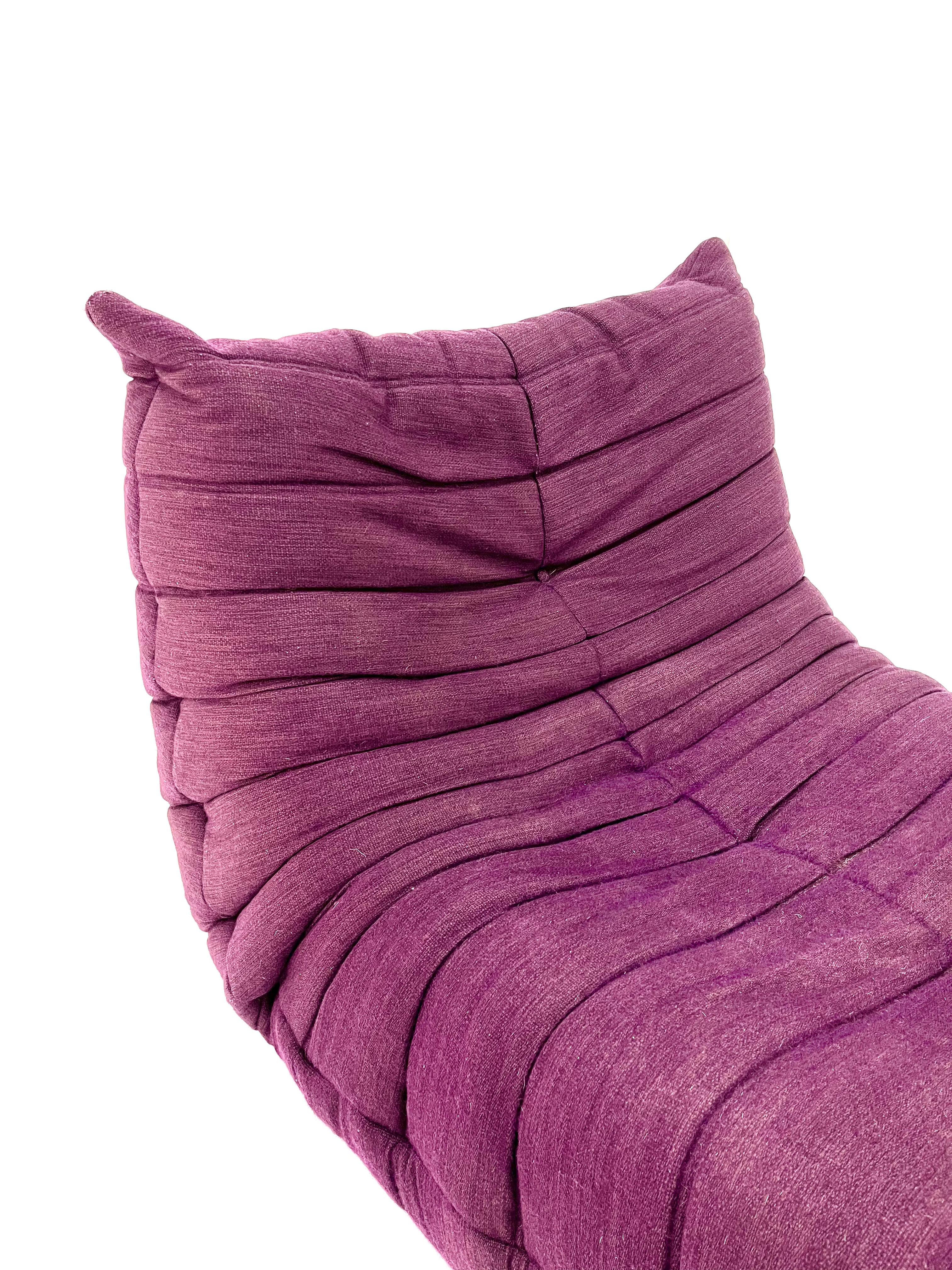 Chaise et pouf Togo violet par Michel Ducaroy pour Ligne Roset en vente 7