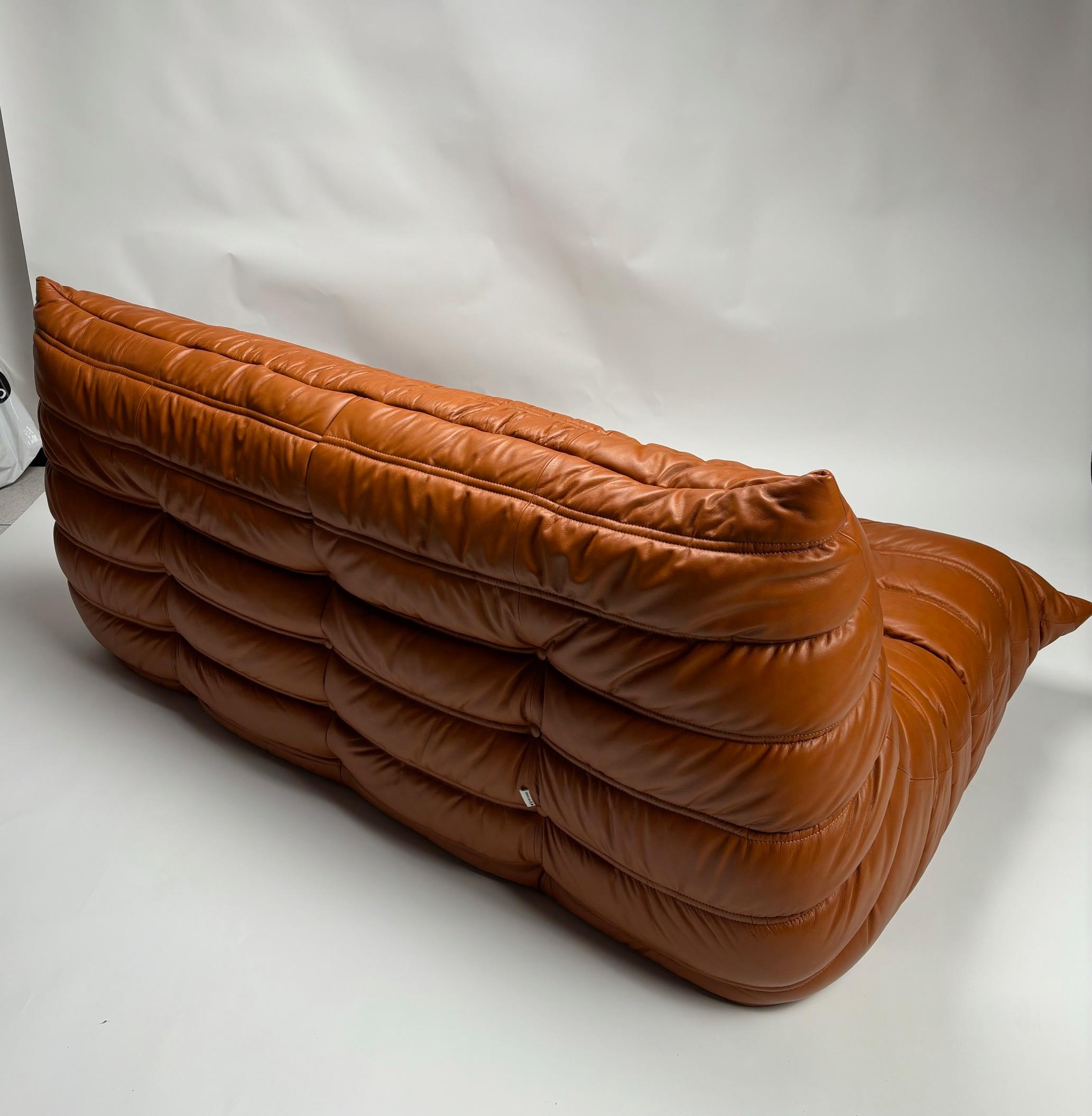Cuir Canapé à 3 places en cuir Togo de Michel Ducaroy pour Ligne Roset en vente