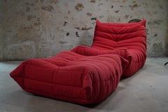 Togo Ligne Roset roter Sessel und Ottomane von Michel Ducaroy
