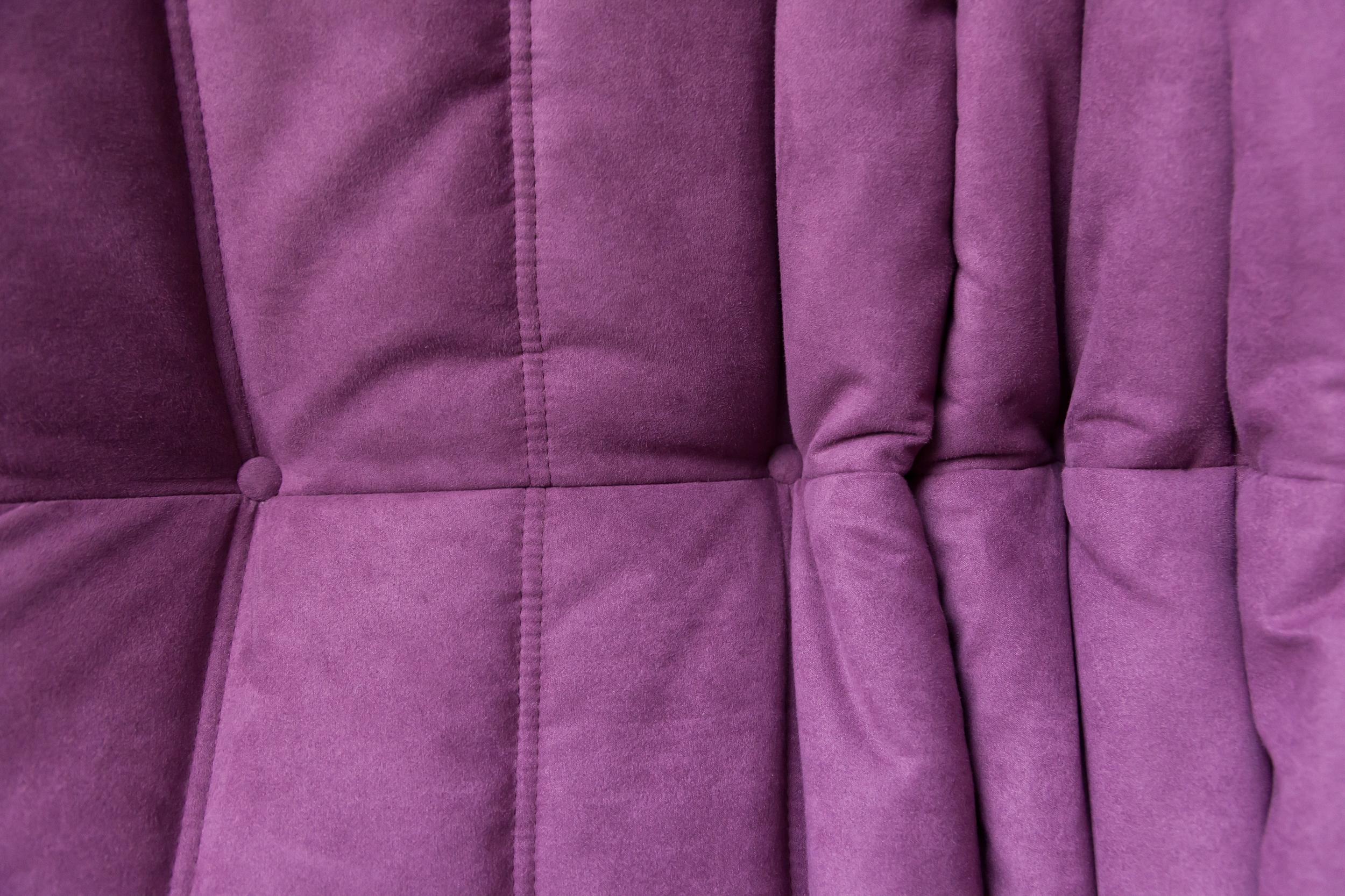 Togo Longue Chair in Aubergine/Purple Microfibre by Michel Ducaroy, Ligne Roset For Sale 6